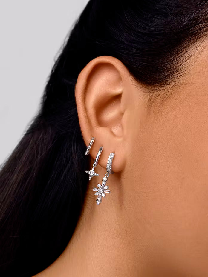 Round earrings made of AG 925 rhodium-plated and zirconia star