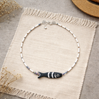 Coral alb si detaliu din os