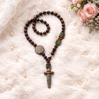 Granat cu detalii de coral si os