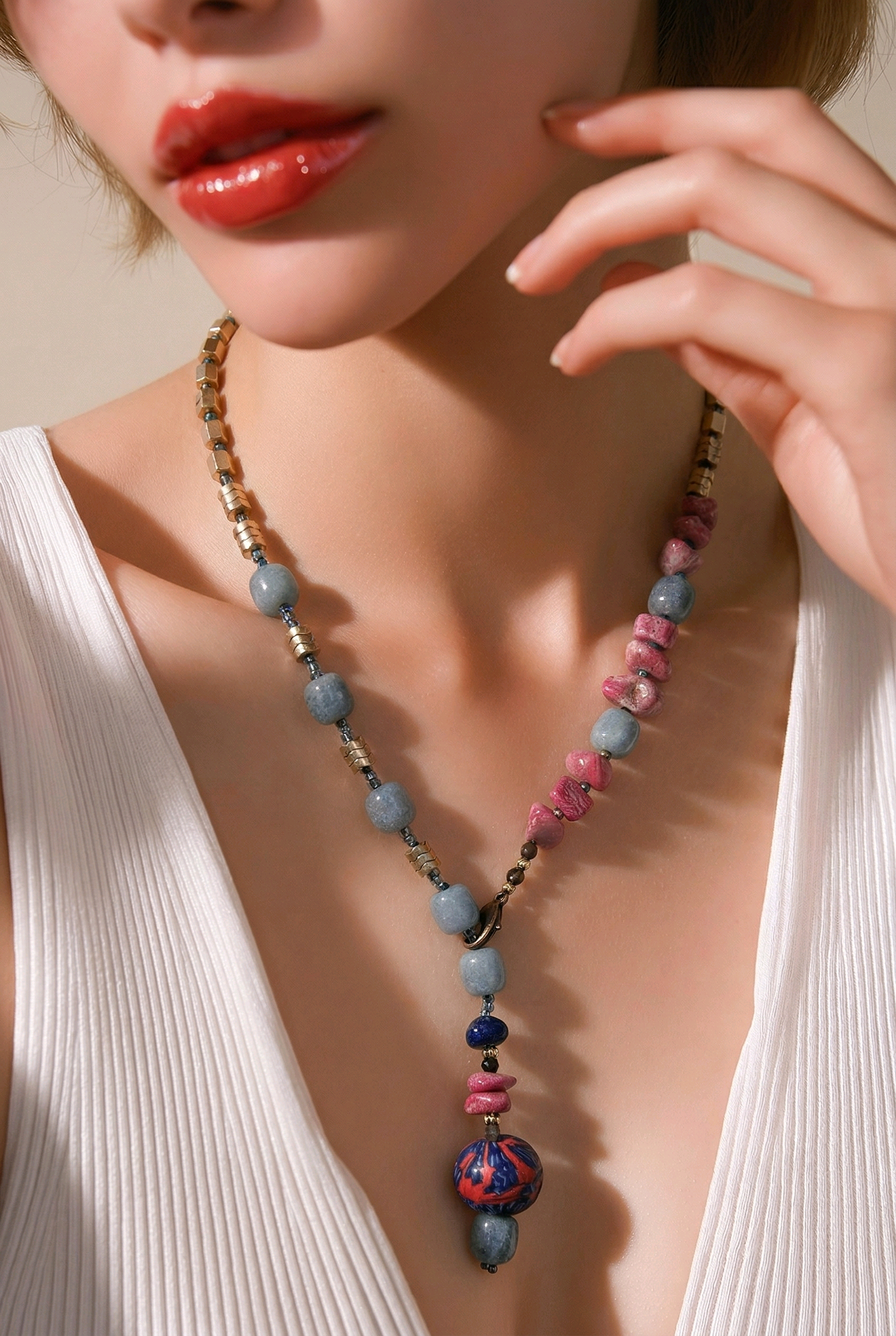 Jad, hematit, coral si sticla Krobo