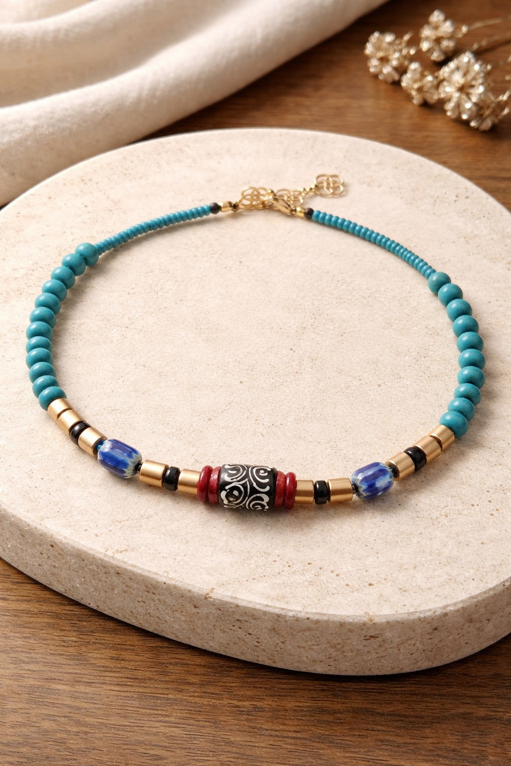 Hematite, coral, sticla Krobo si turcoaz sintetic