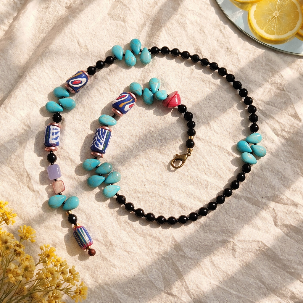 Onix, sticla Krobo, coral, margele Myiuki si turcoaz.