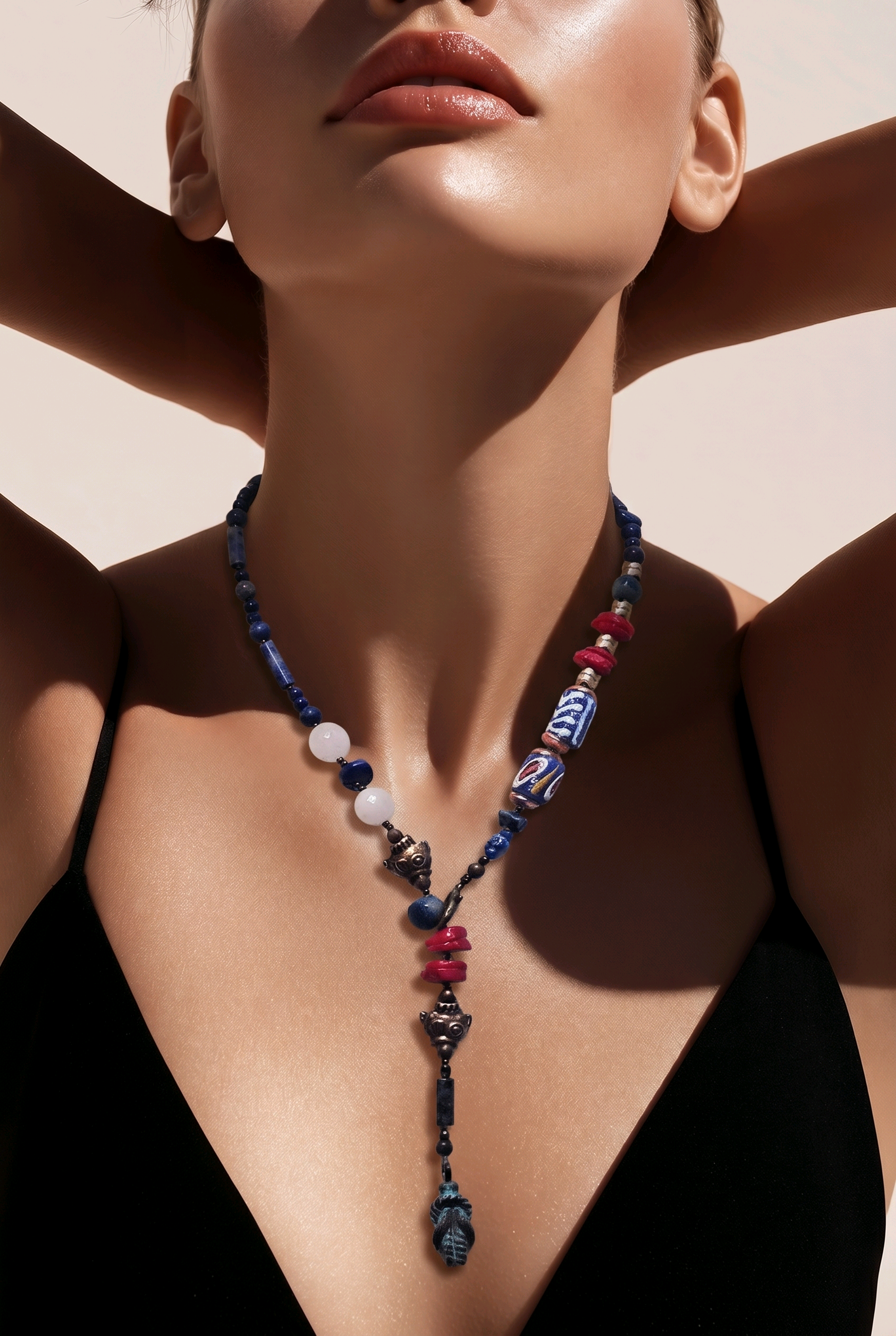 Lapis lazuli necklace with hematite details