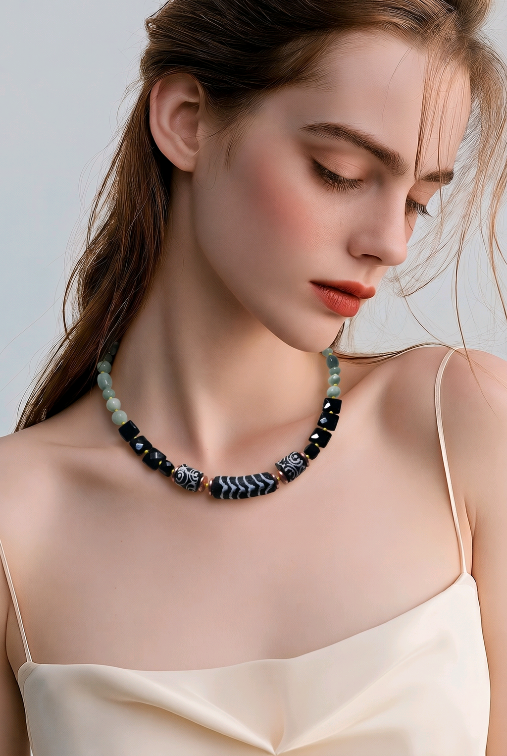 Onix, larimar, hematite, sticla Krobo si margele Myiuki