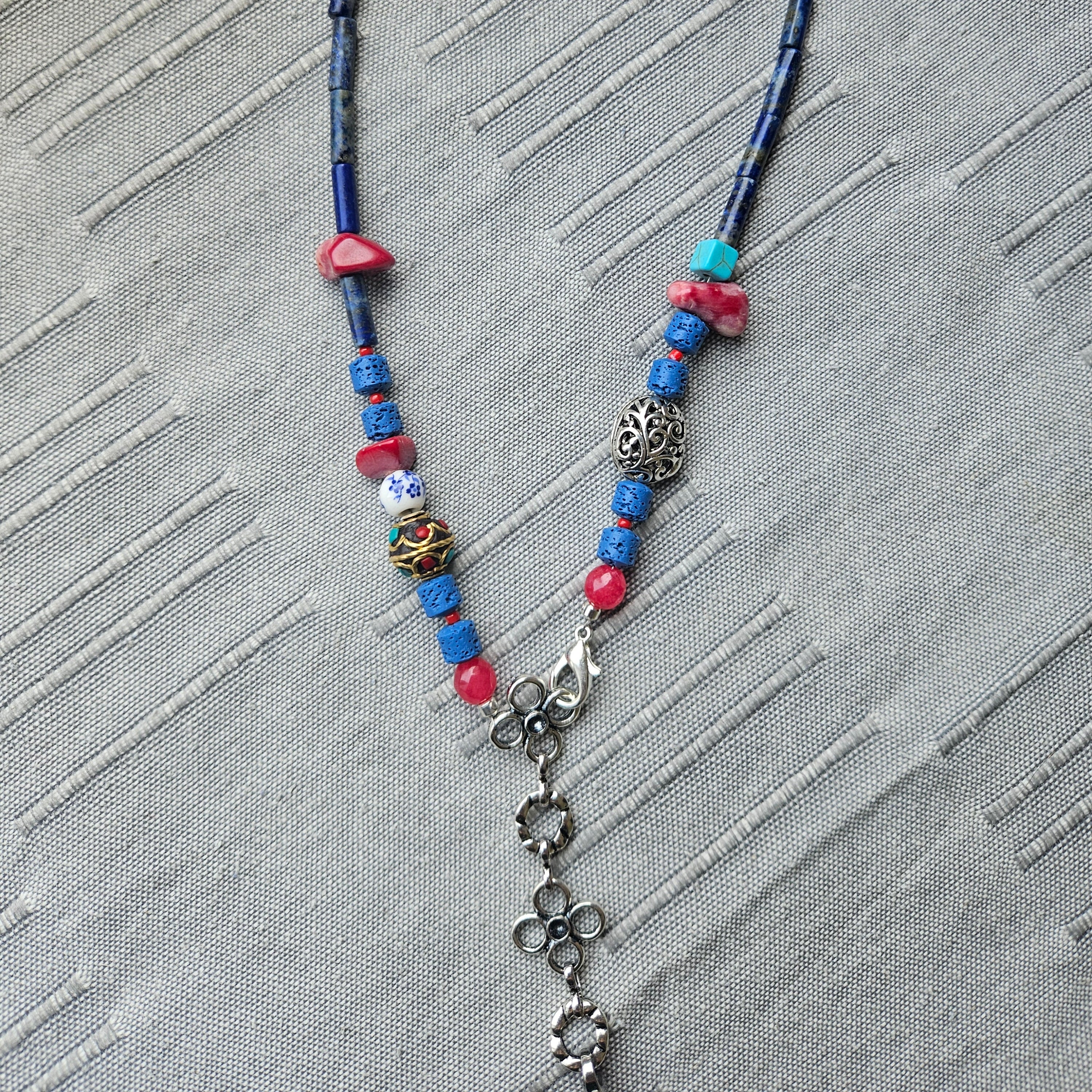 Lapis lazuli, lava si coral