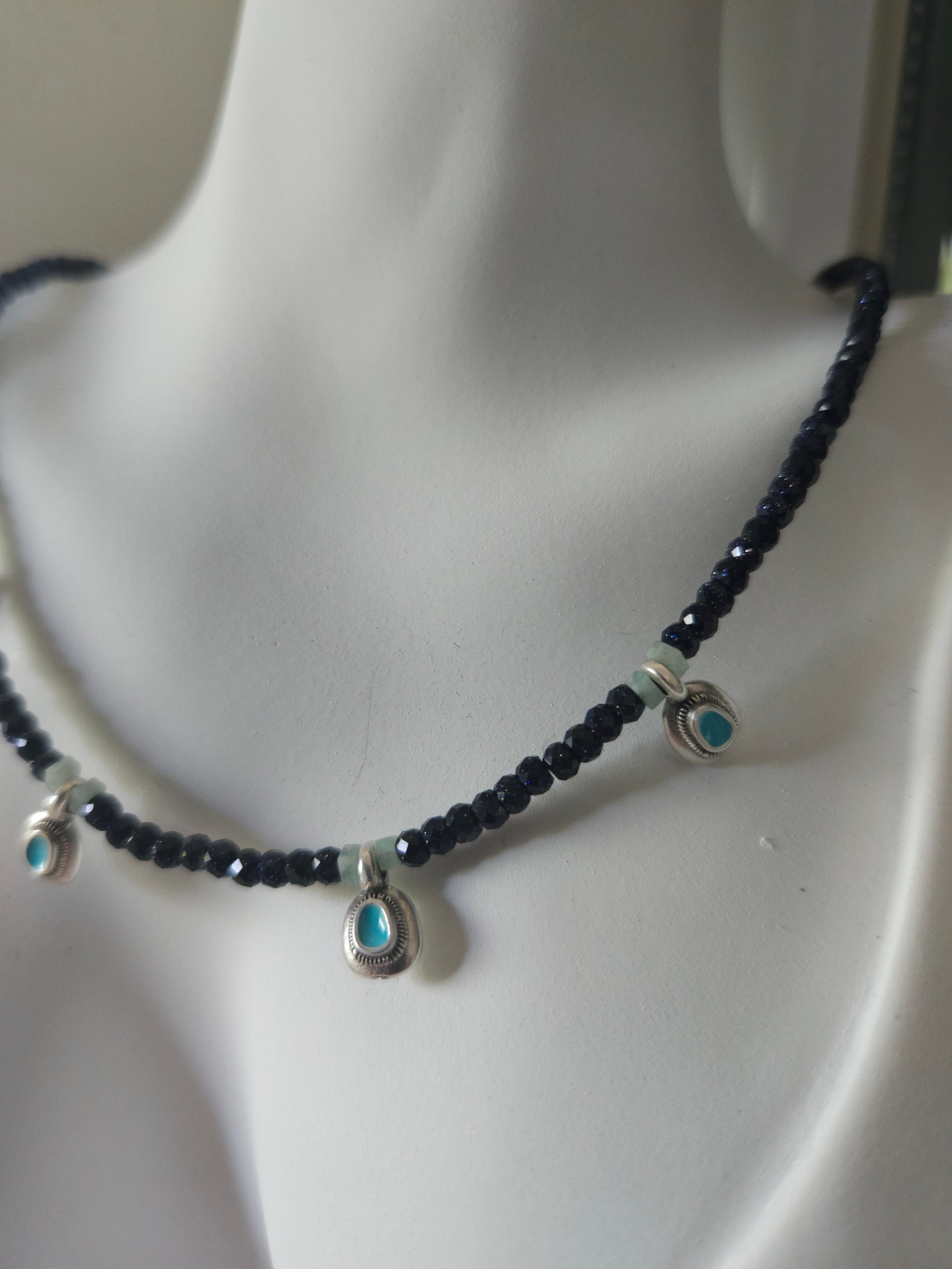 Goldstone si larimar