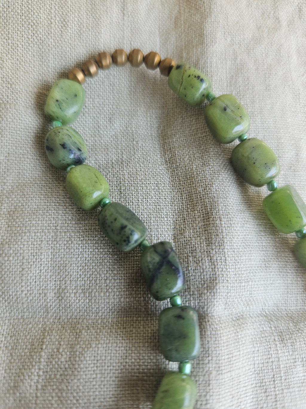 Green jade, amethyst and hematite