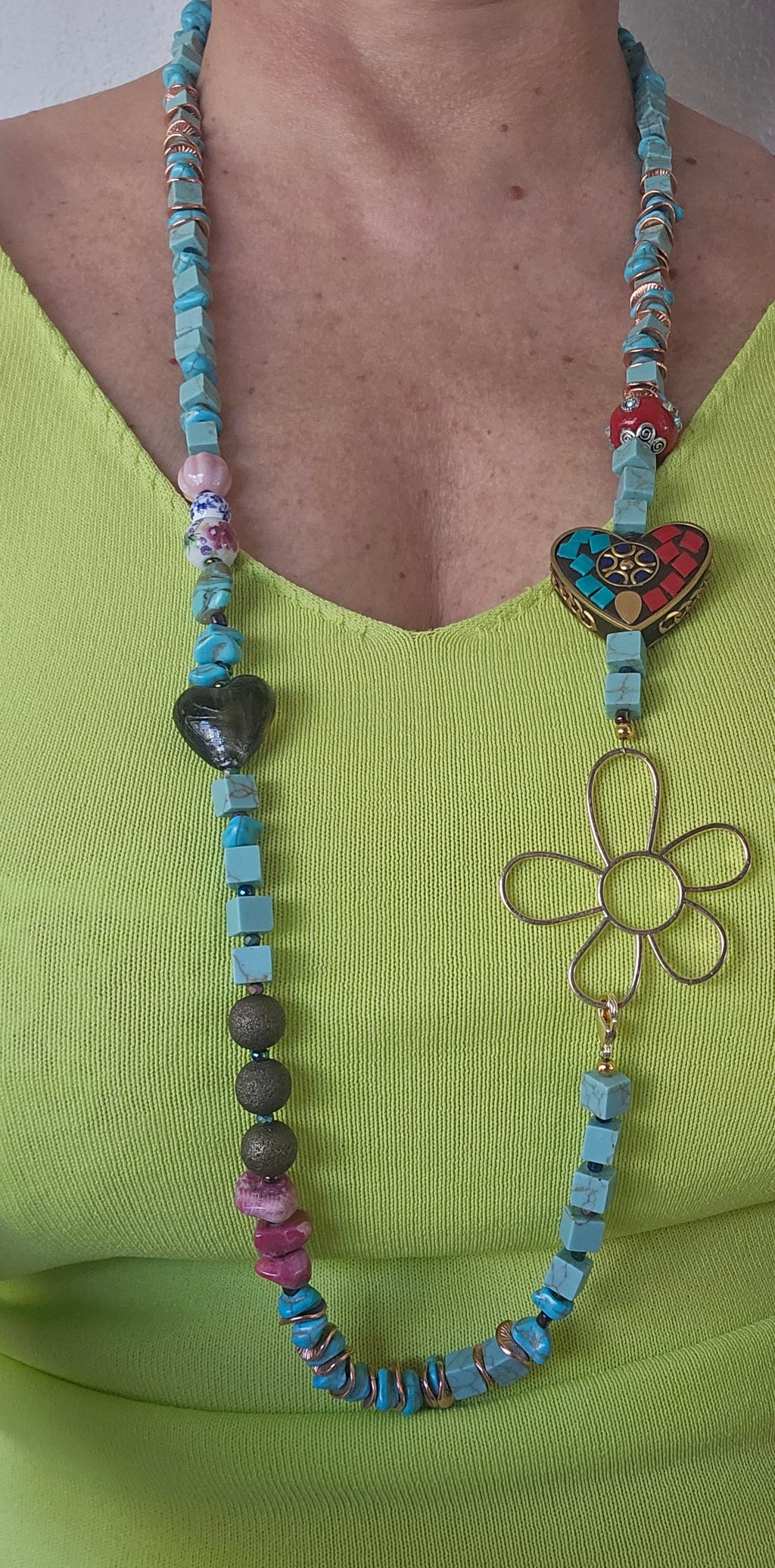 Turquoises, haulit and Indonesian beads