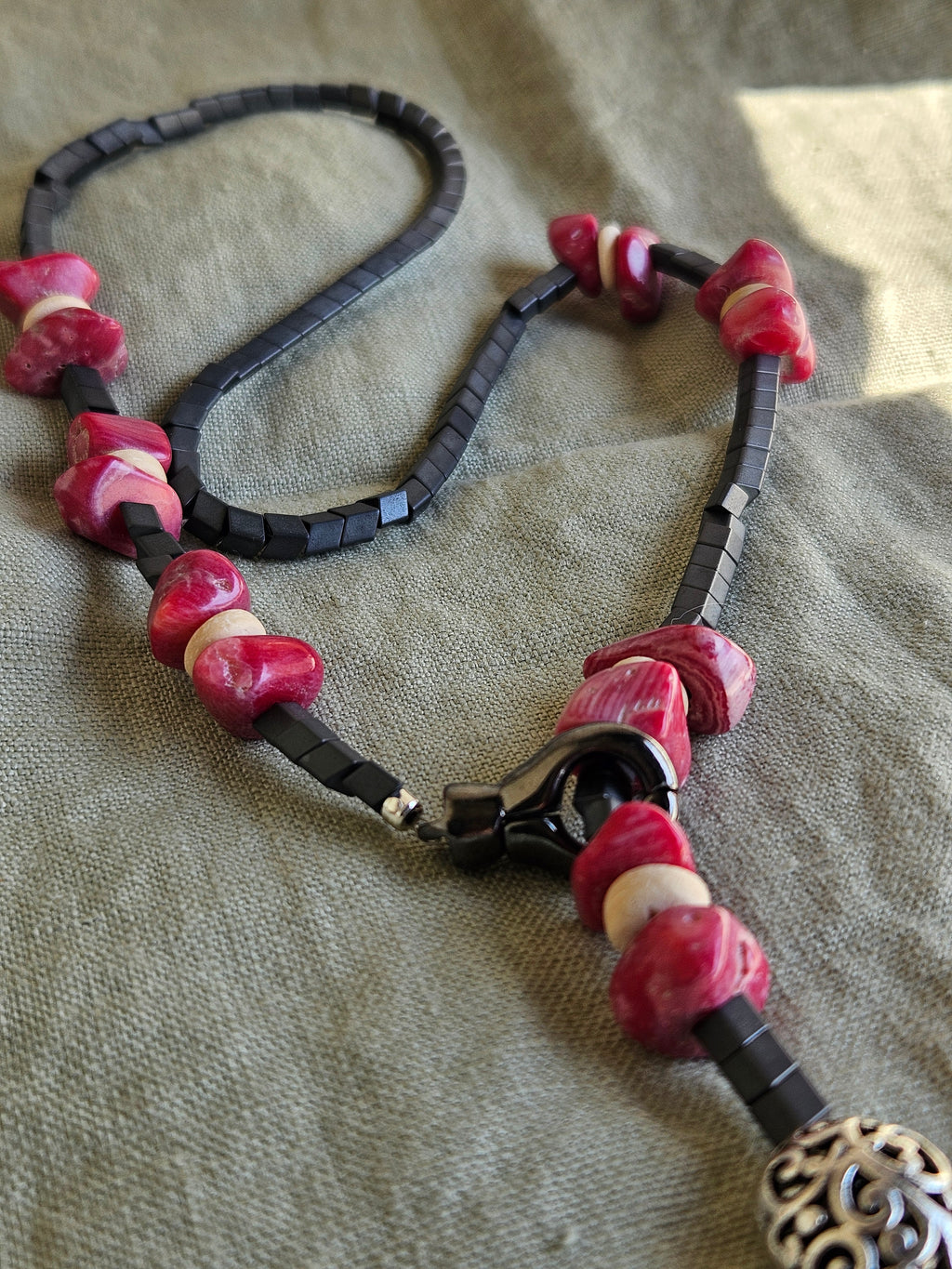 Hematit negru si coral