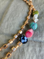 Hematite, coral, malachit si portelan