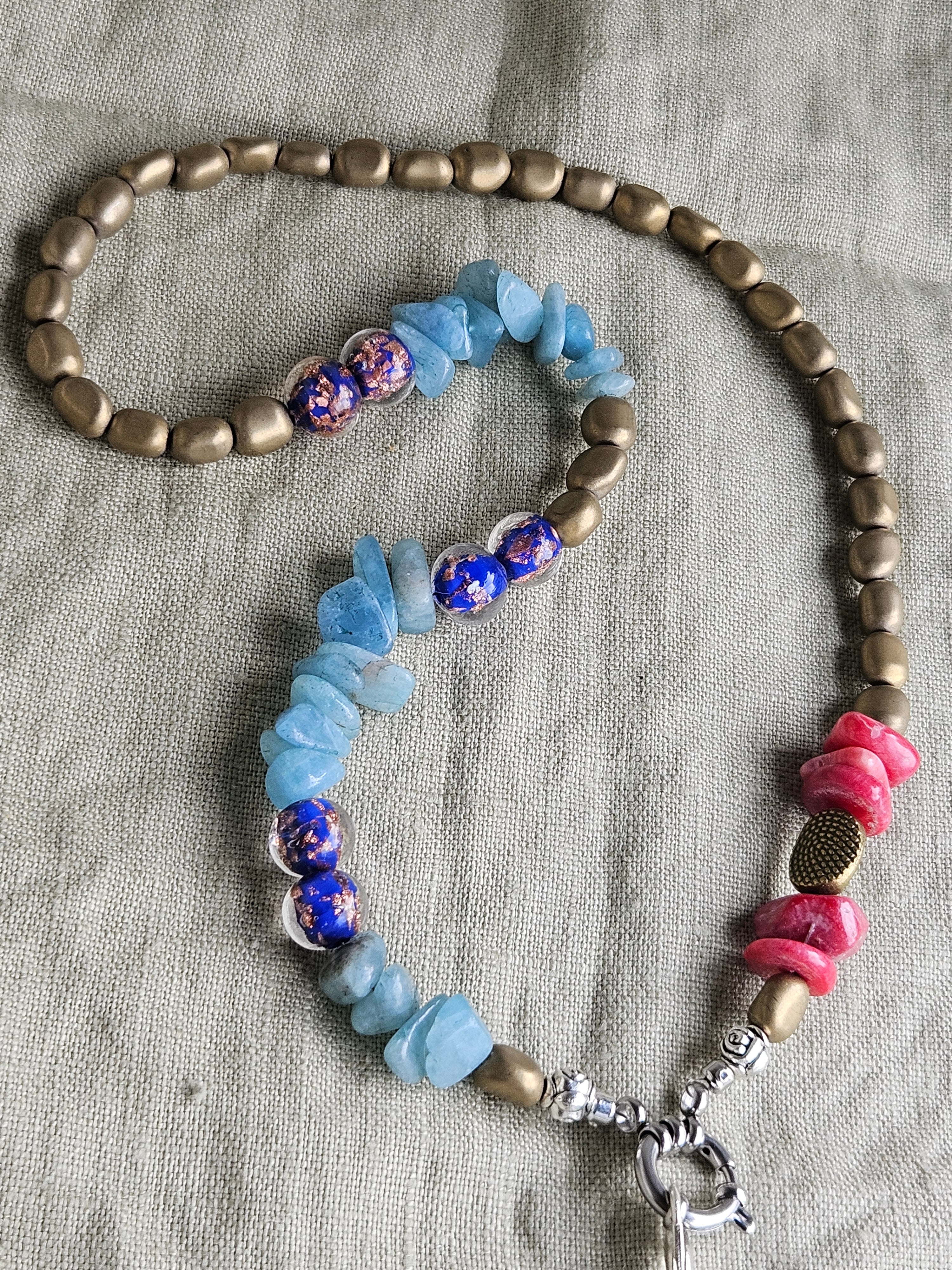 Acvamarin , hematit, coral si sticla de Murano