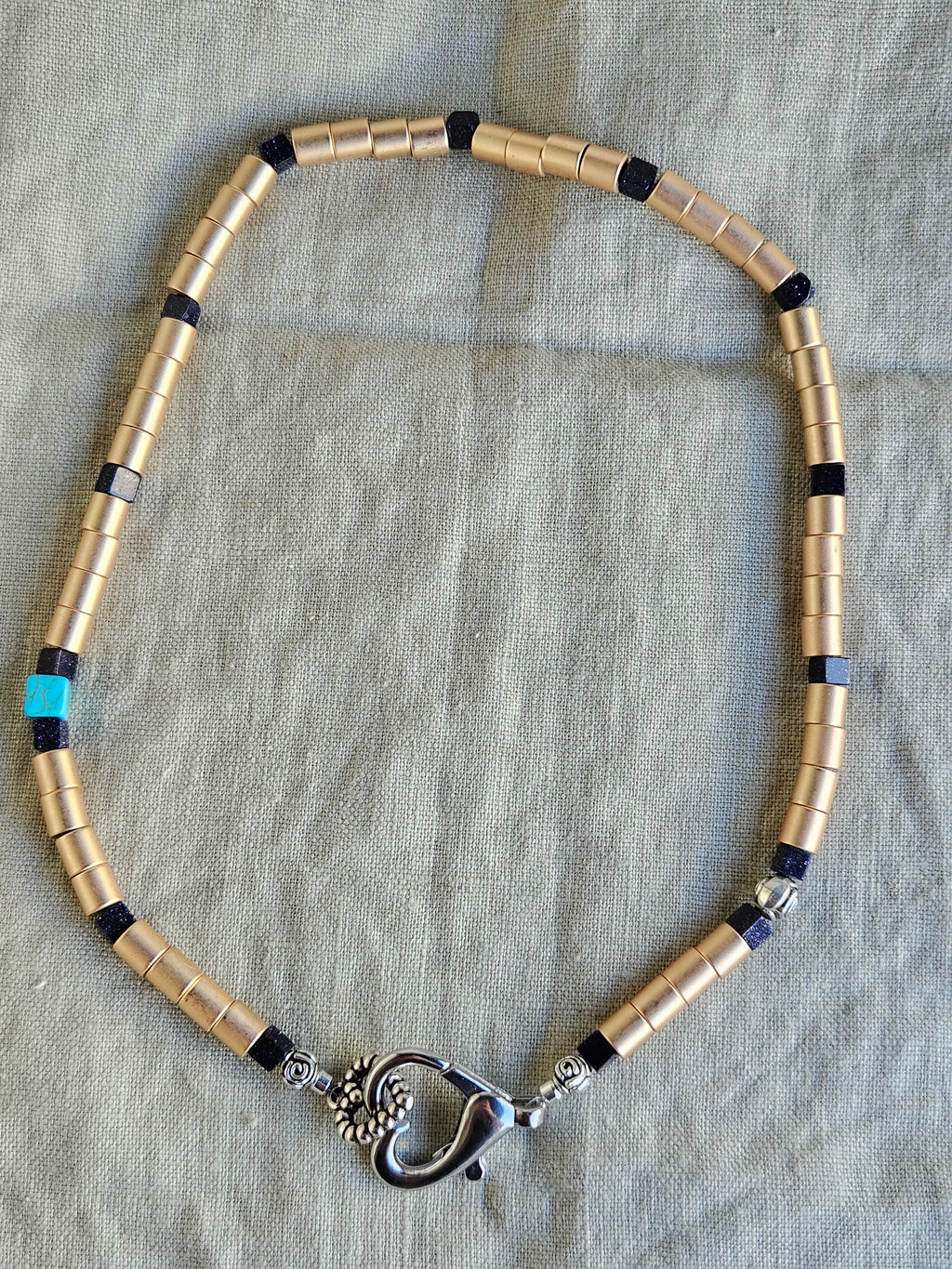 Hematite si goldstone