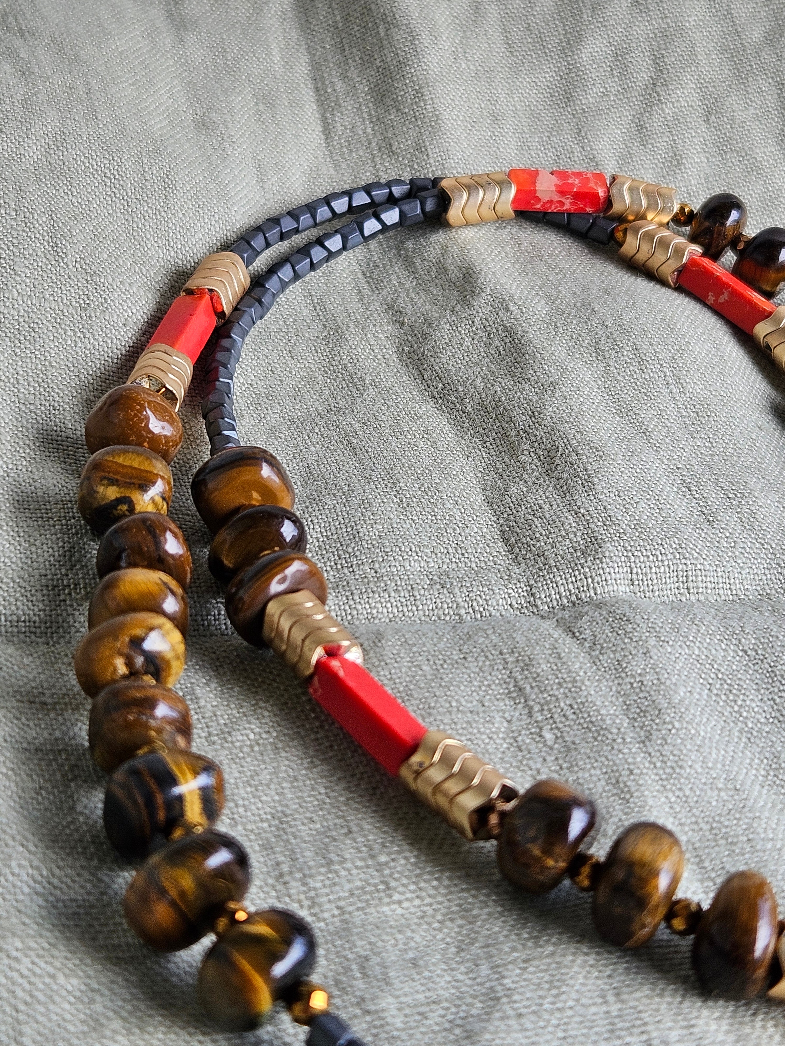 Ochi de tigru si hematite-colier lung
