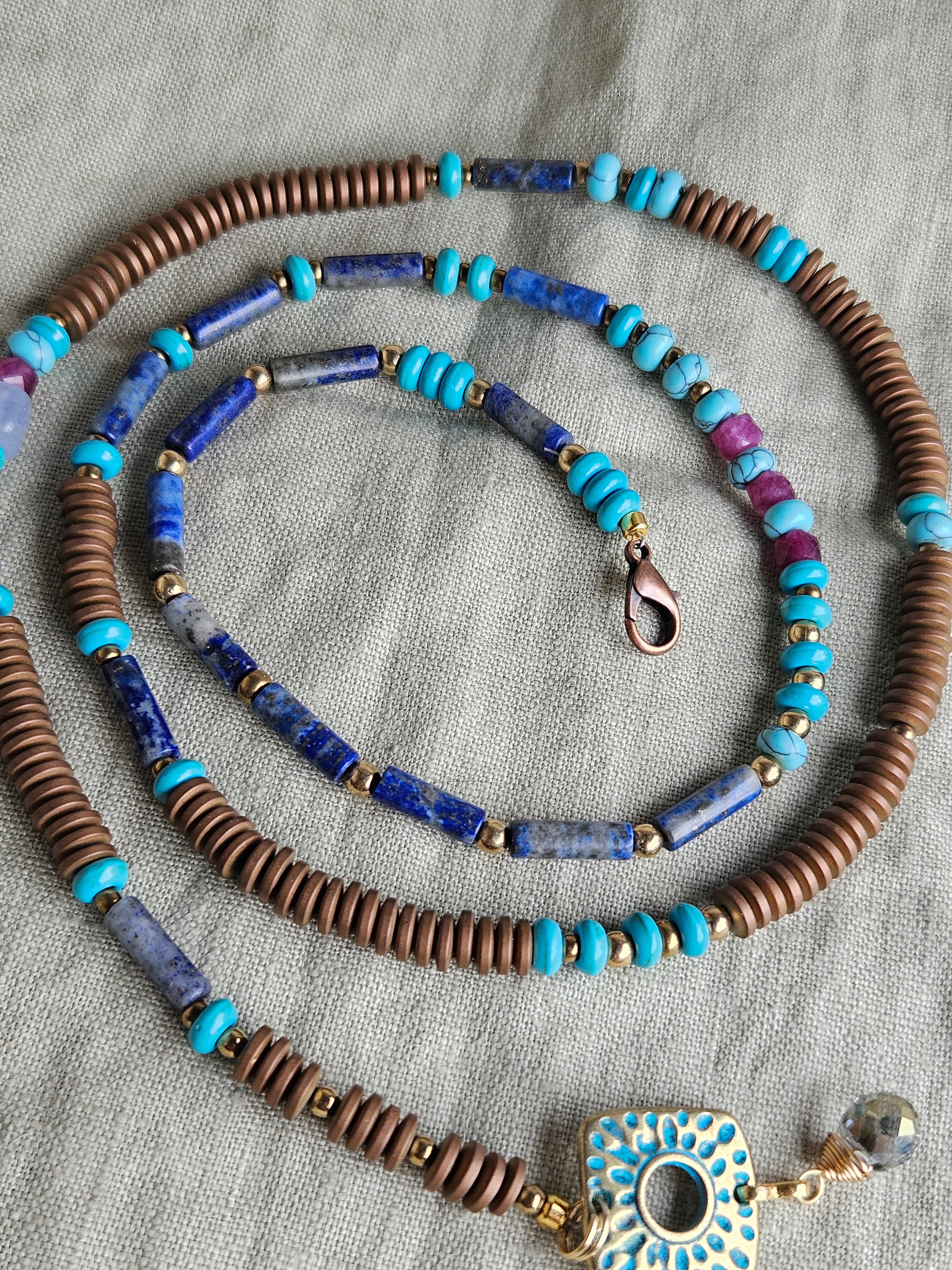 Hematit, lapis lazuli si turcoaze sntetice
