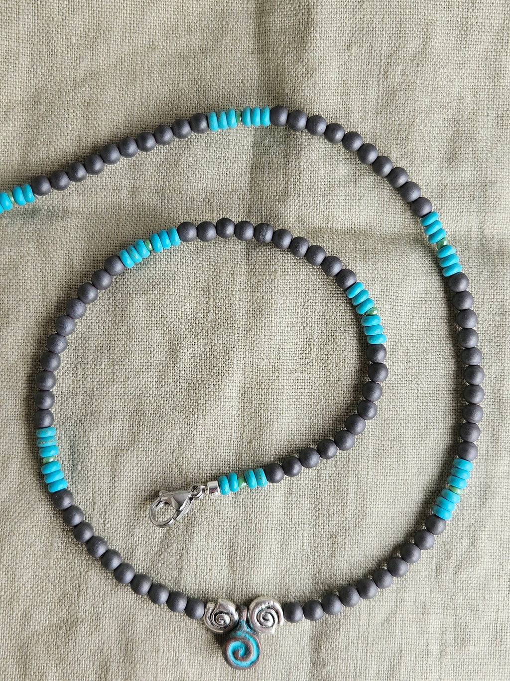 Hematite negre si turcoaz sintetic