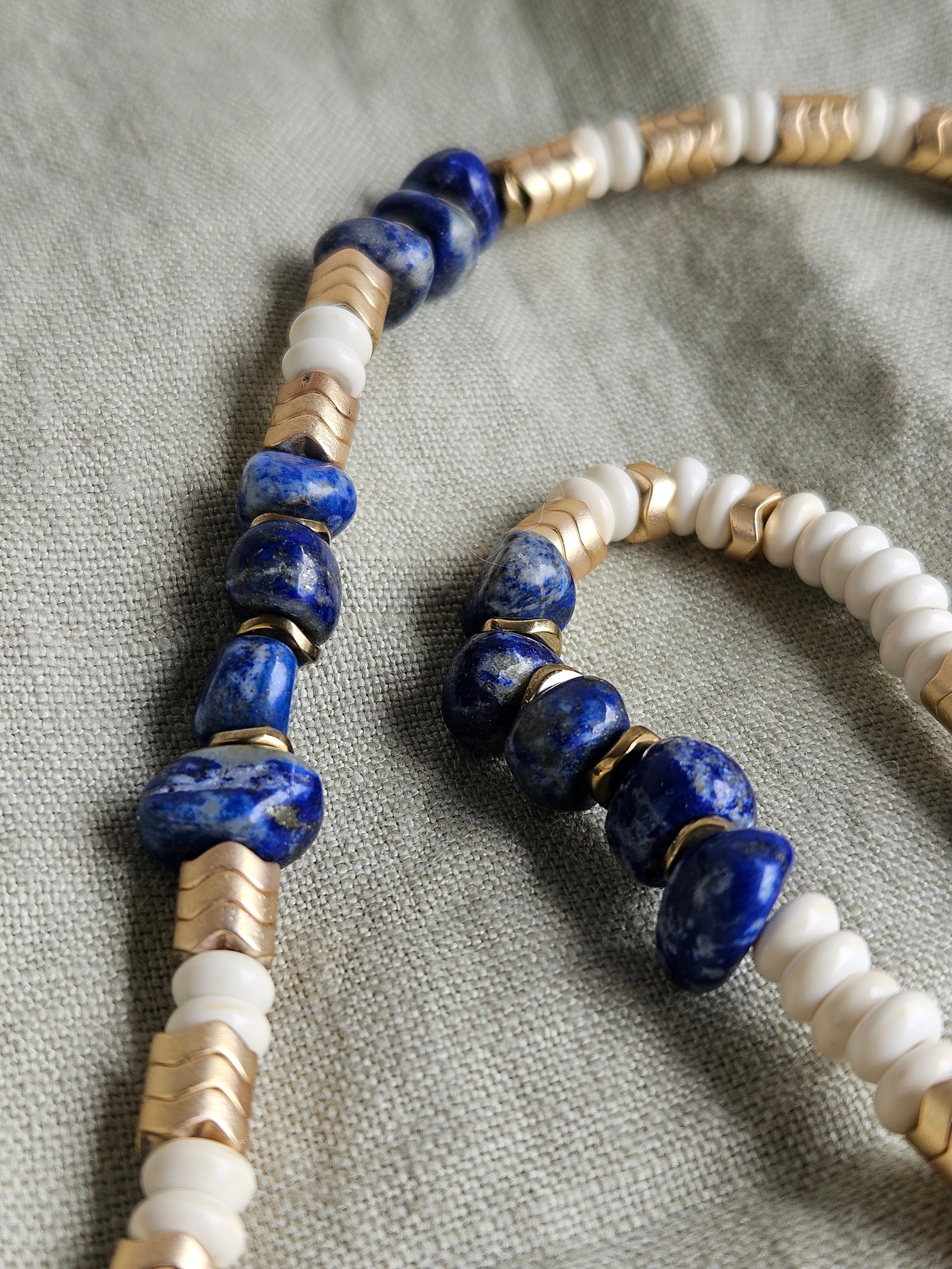 Lapis, hematite mate si coral sintetic