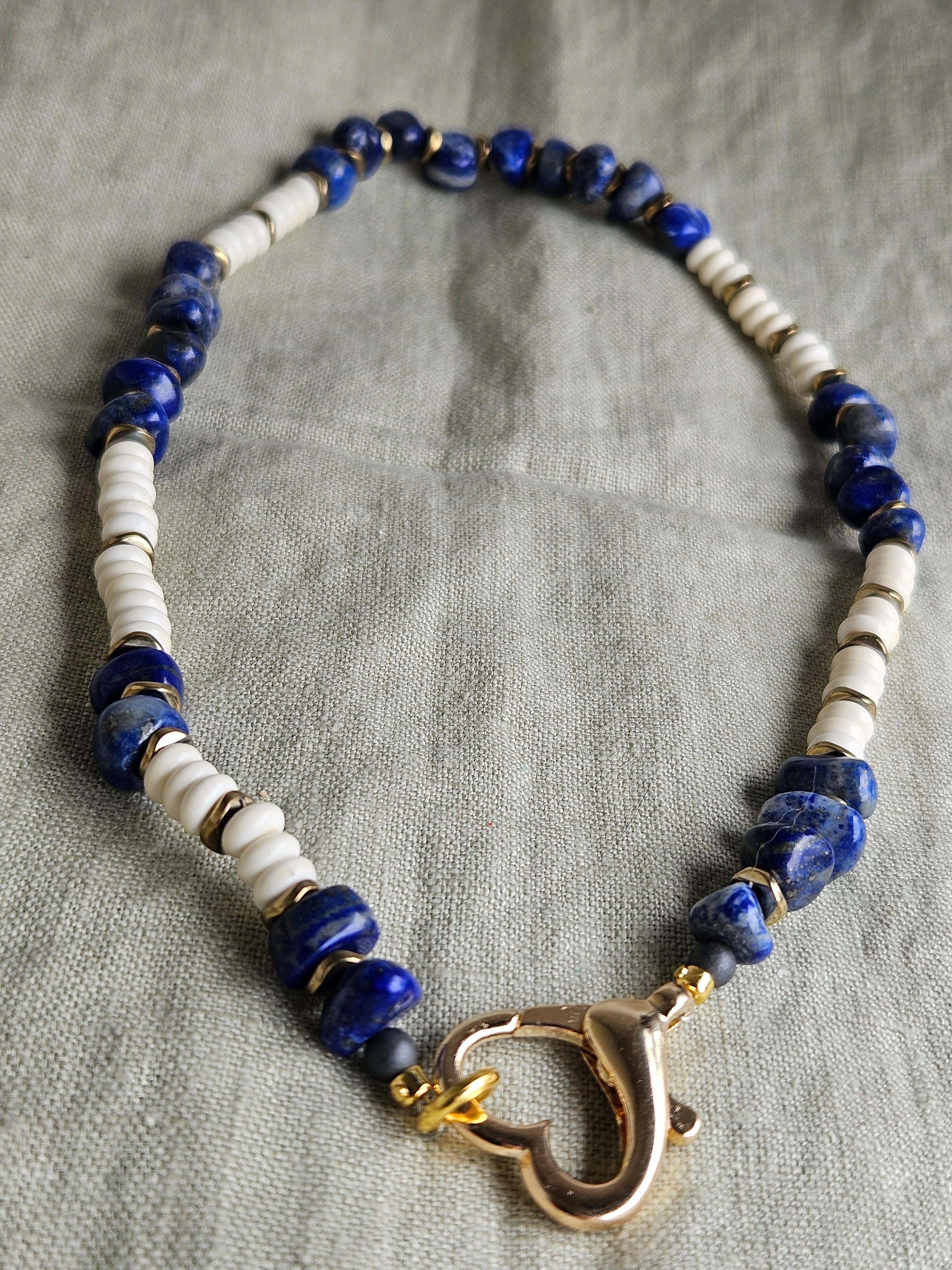 Lapis lazuli, coral sintetic si hematite
