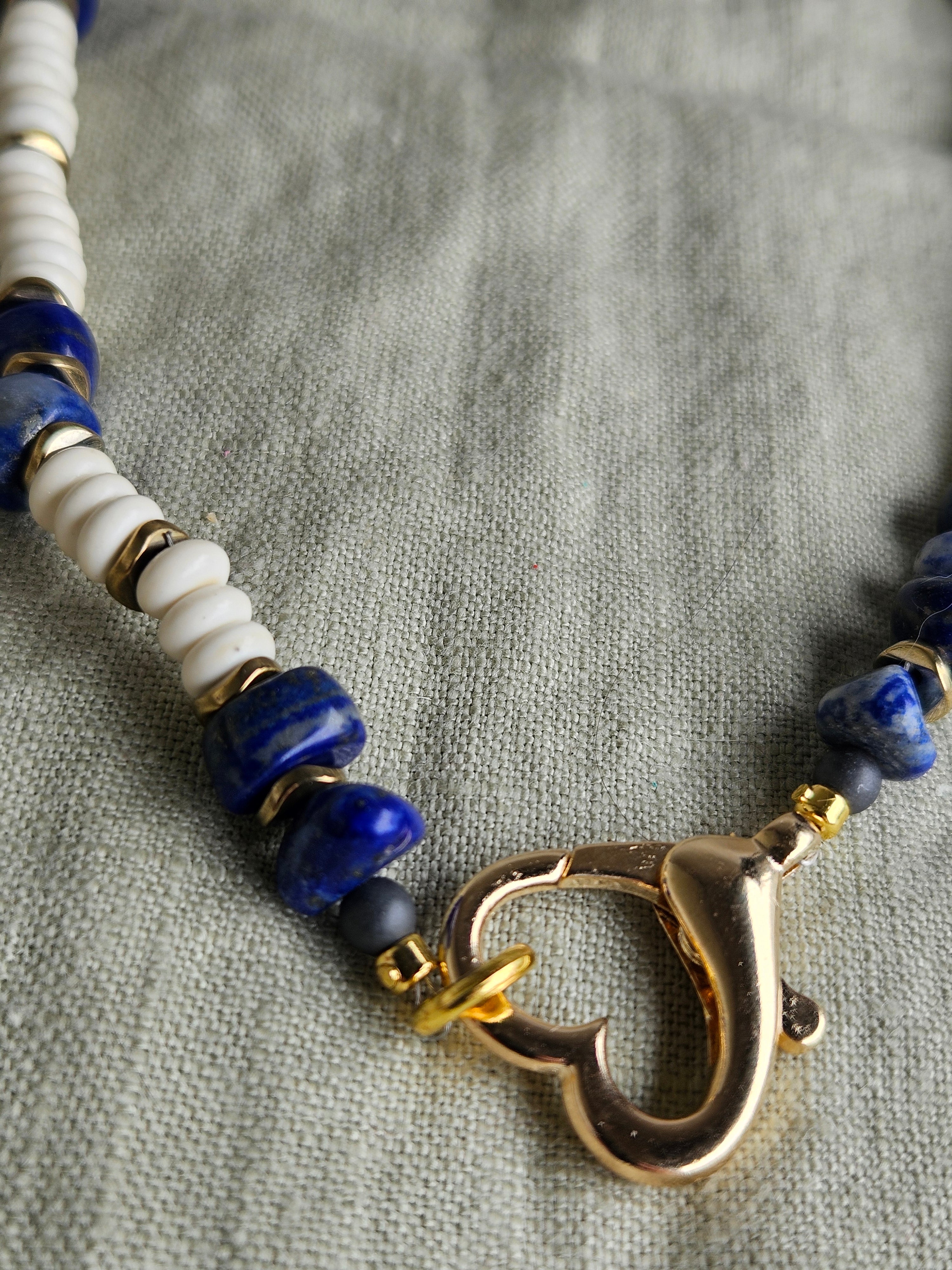 Lapis lazuli, coral sintetic si hematite