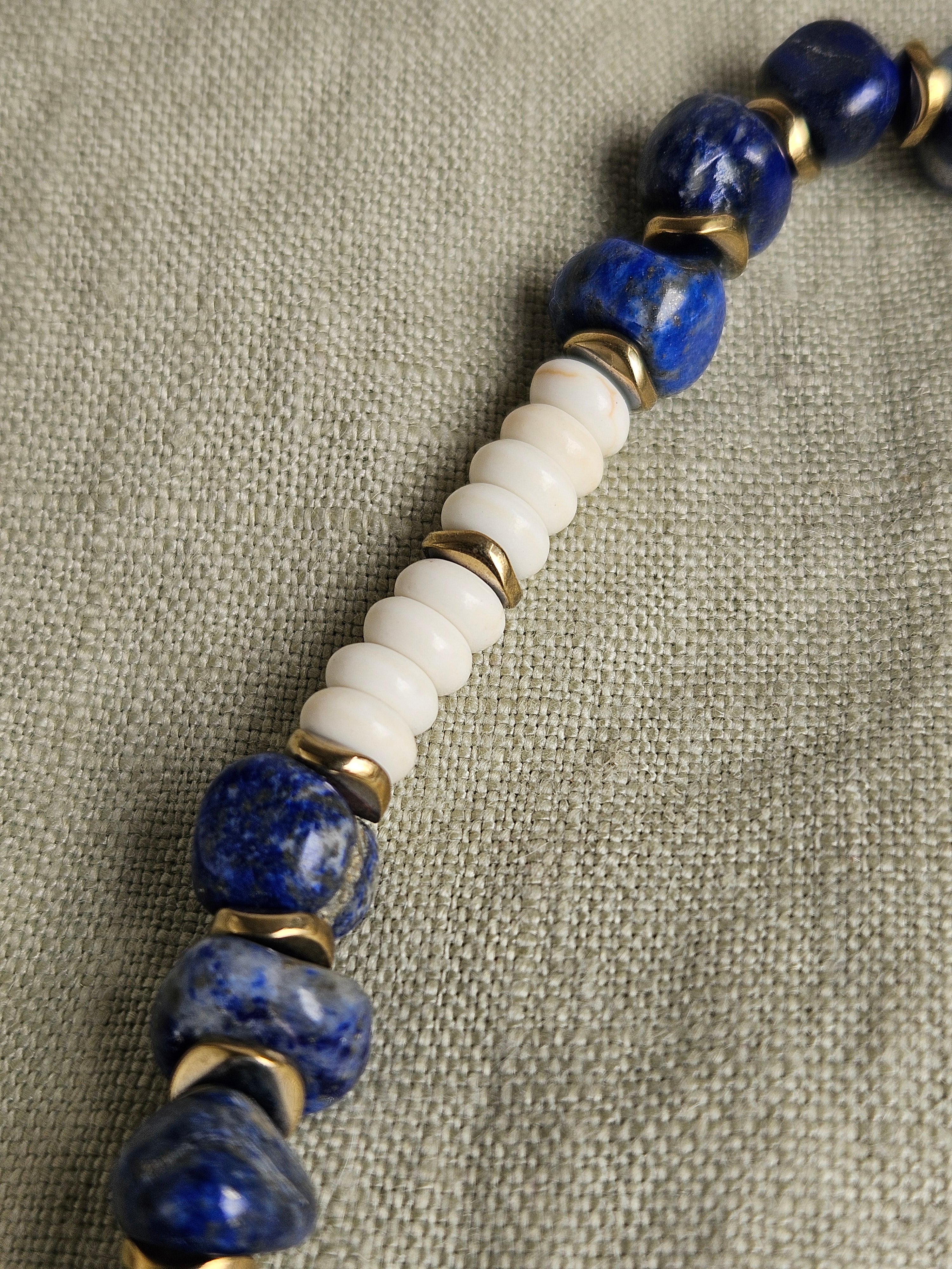 Lapis lazuli, coral sintetic si hematite