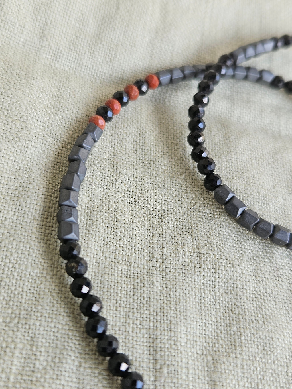 Onix, hematit si carneol
