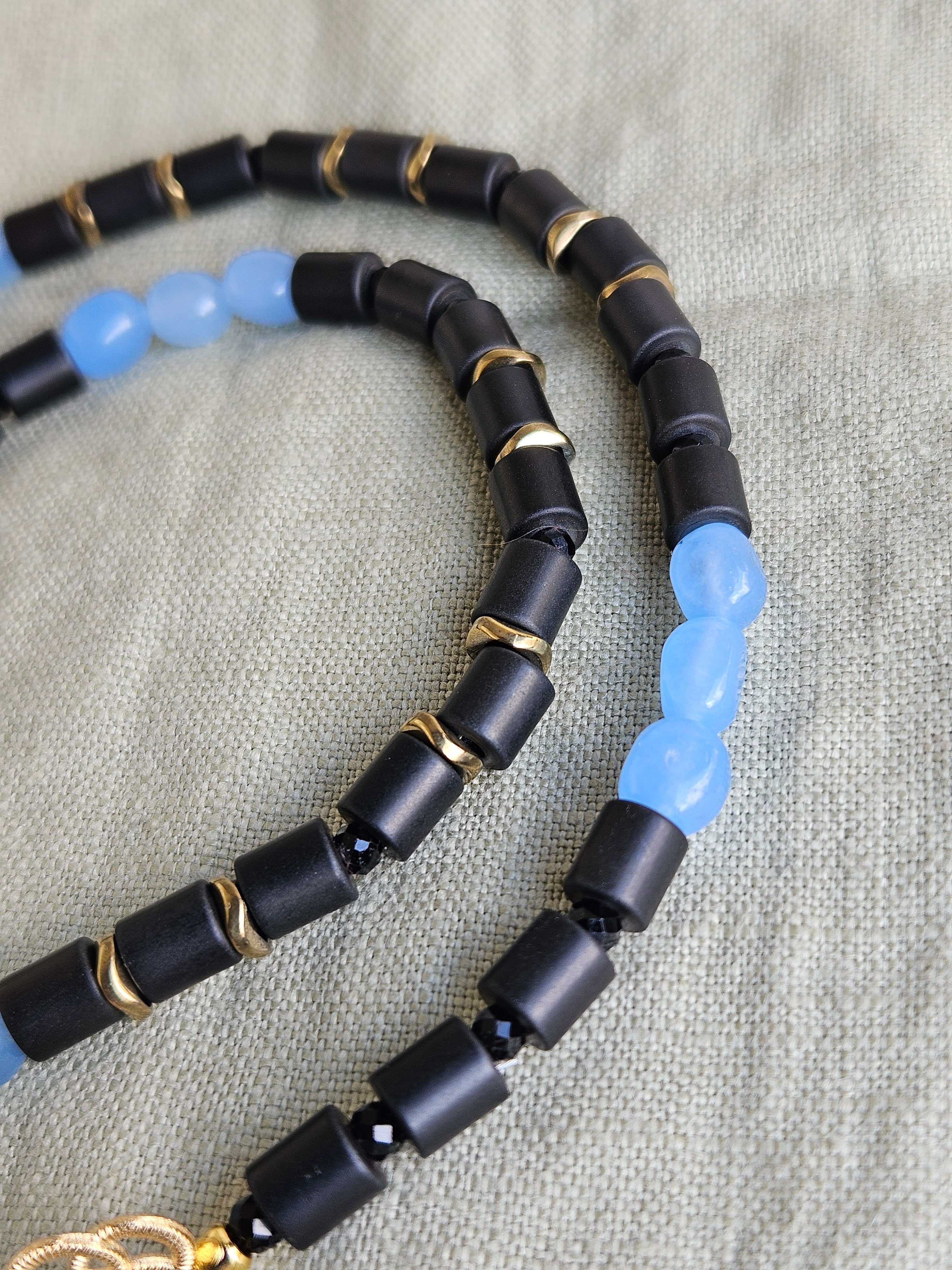 Hematit, agat si onix