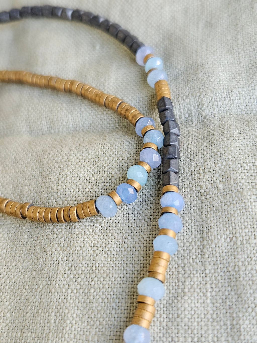 Aquamarina si hematite