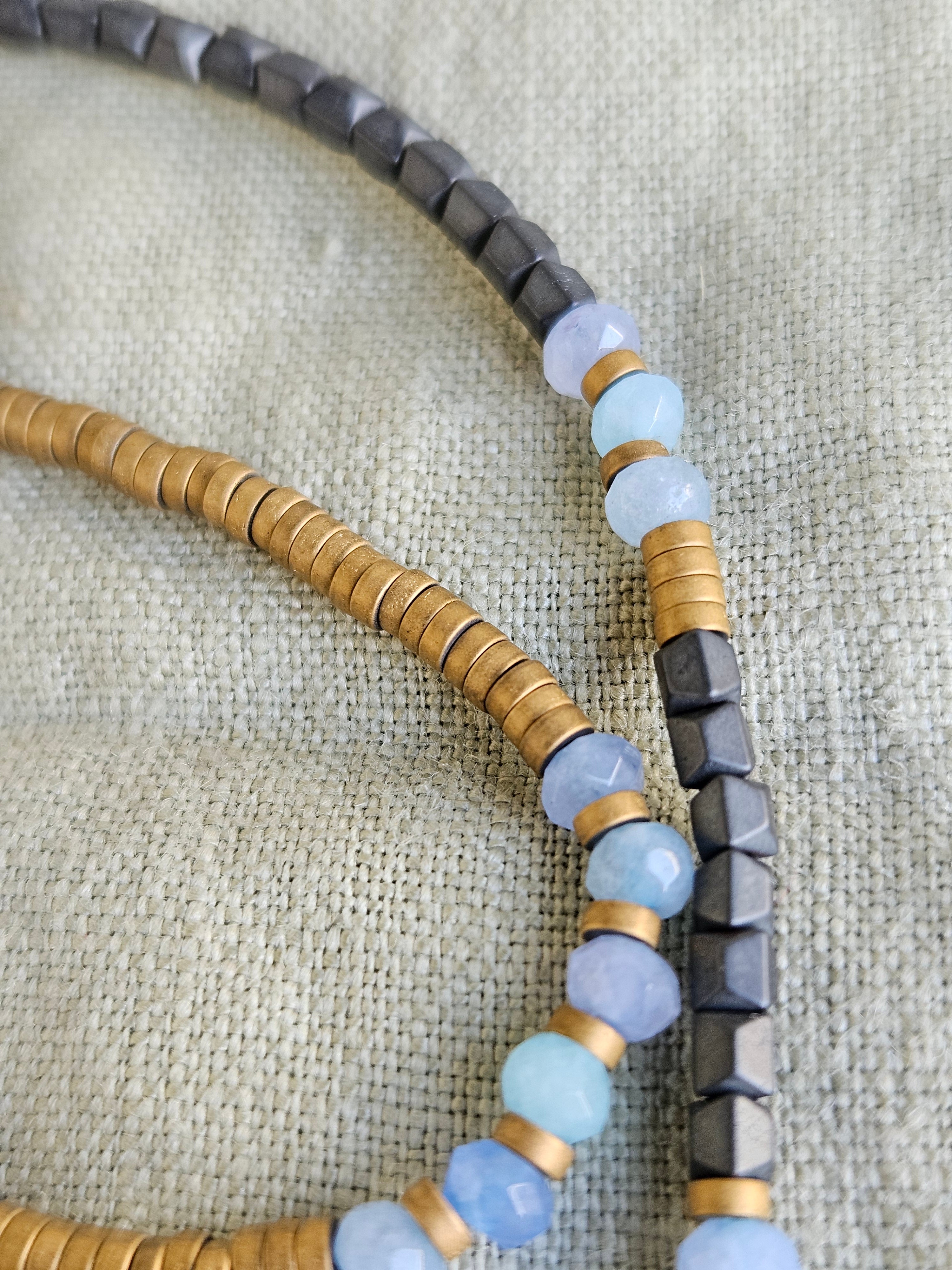 Aquamarina si hematite