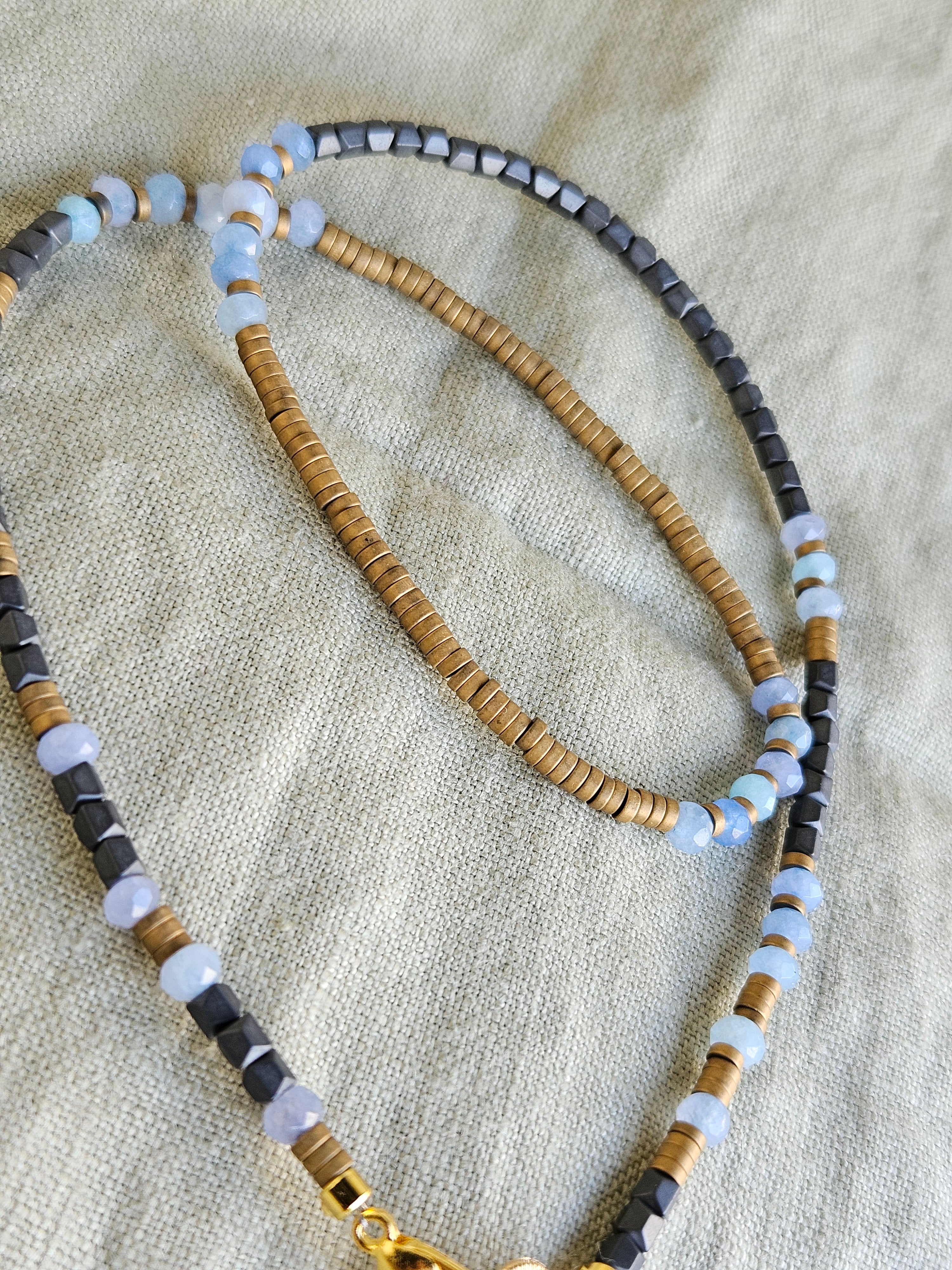 Aquamarina si hematite