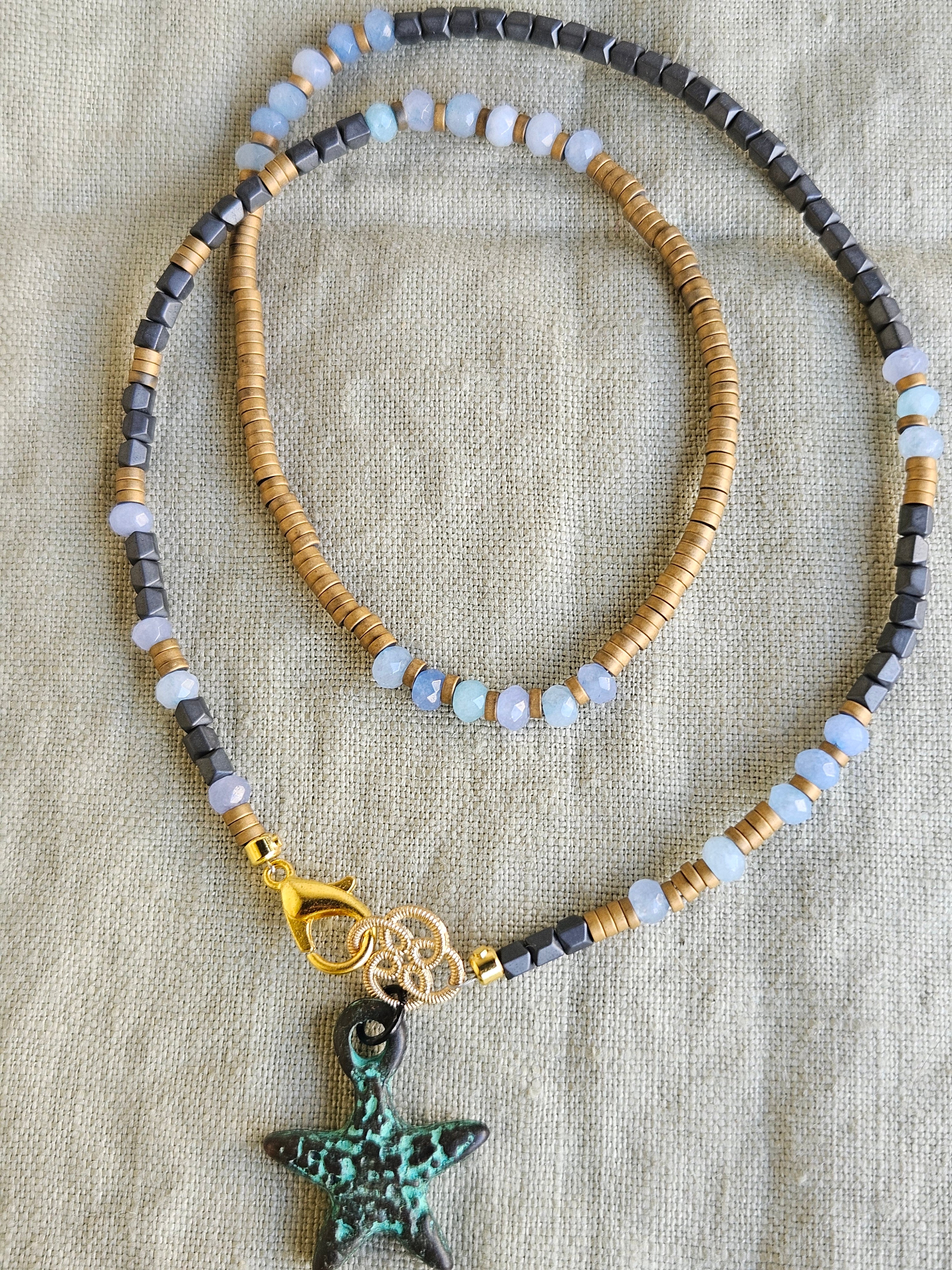 Aquamarina si hematite