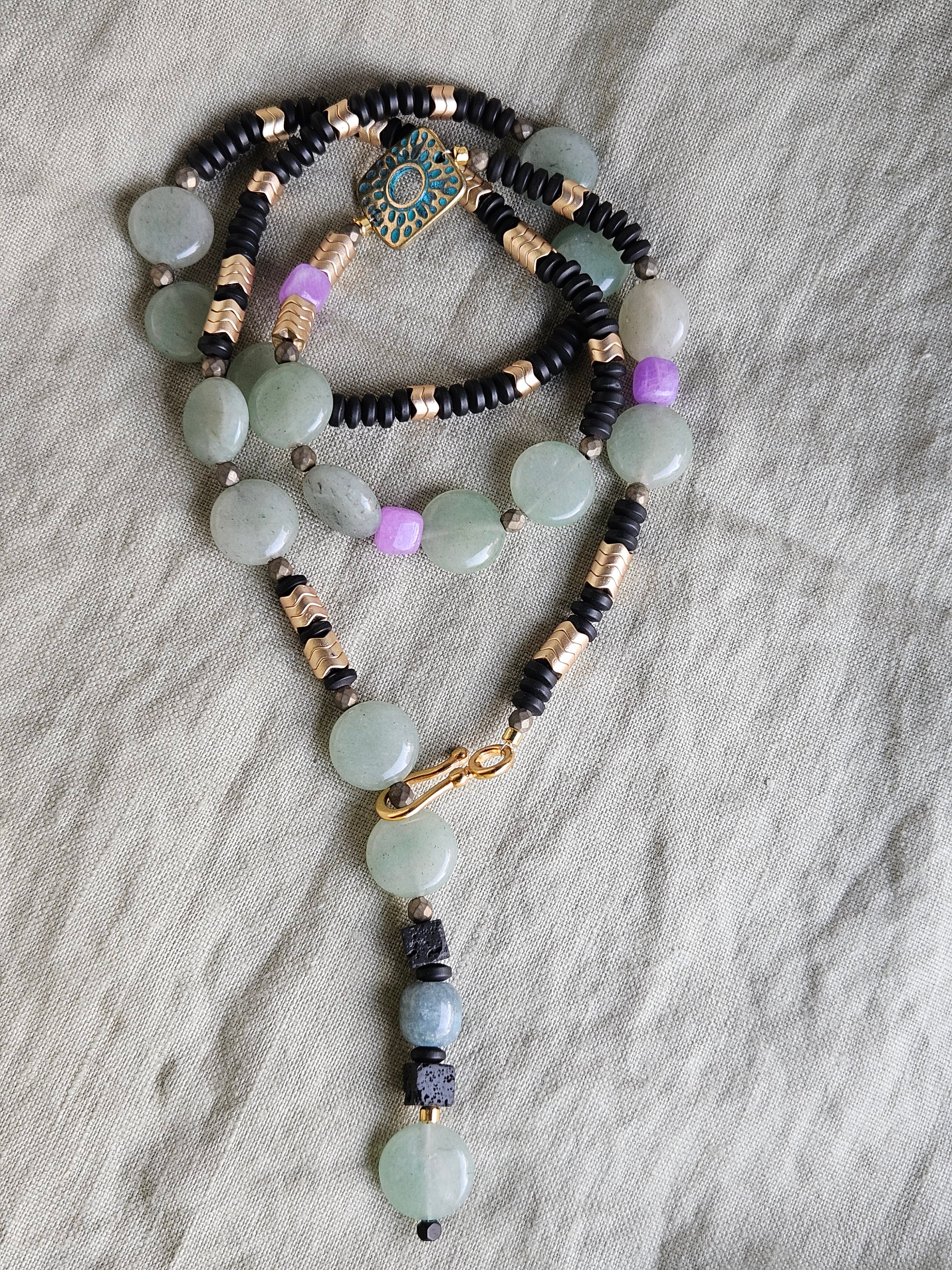 Aventurin, lava stone, jad si hematit