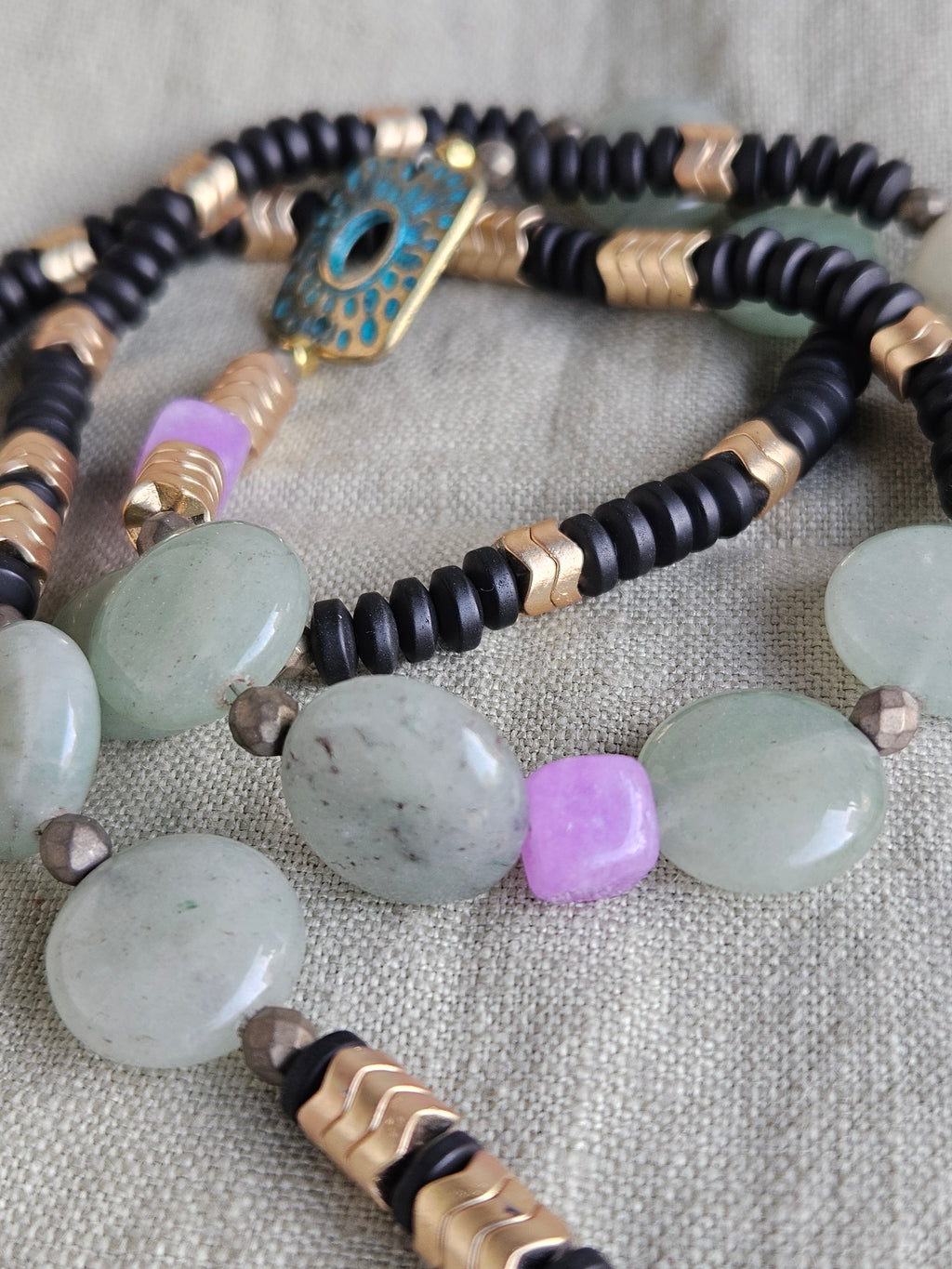 Aventurin, lava stone, jad si hematit