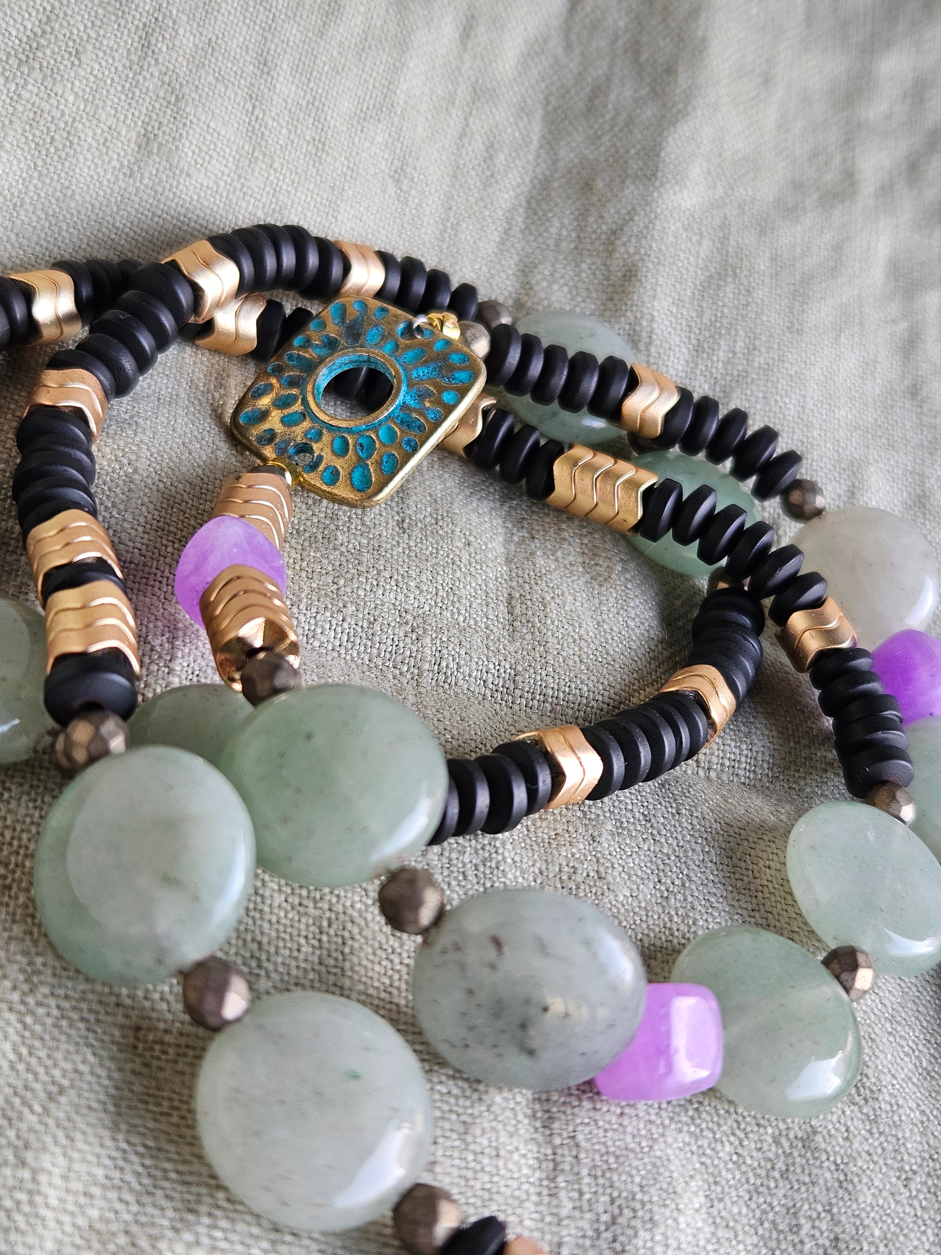 Aventurin, lava stone, jad si hematit
