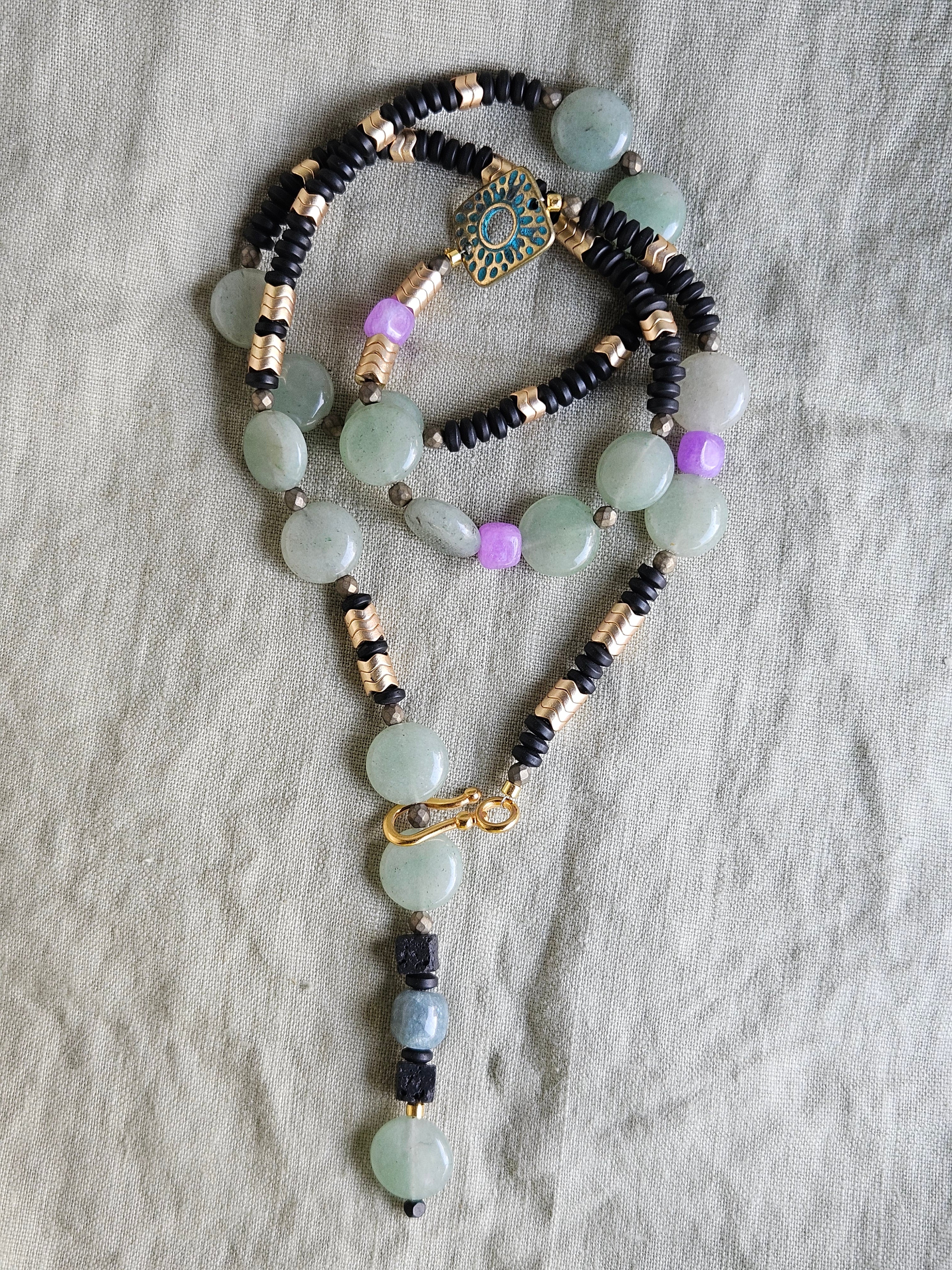 Aventurin, lava stone, jad si hematit