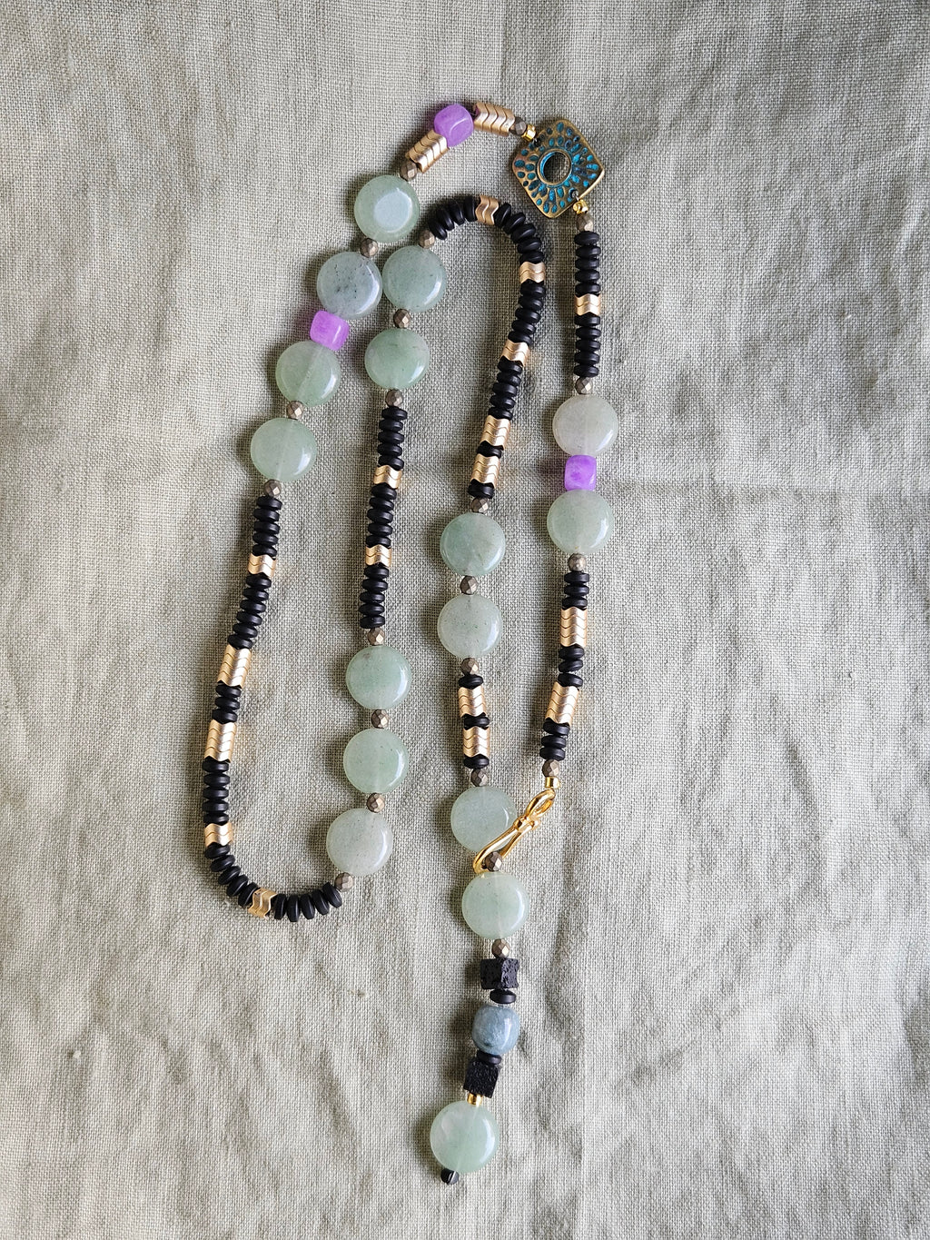 Aventurin, lava stone, jad si hematit