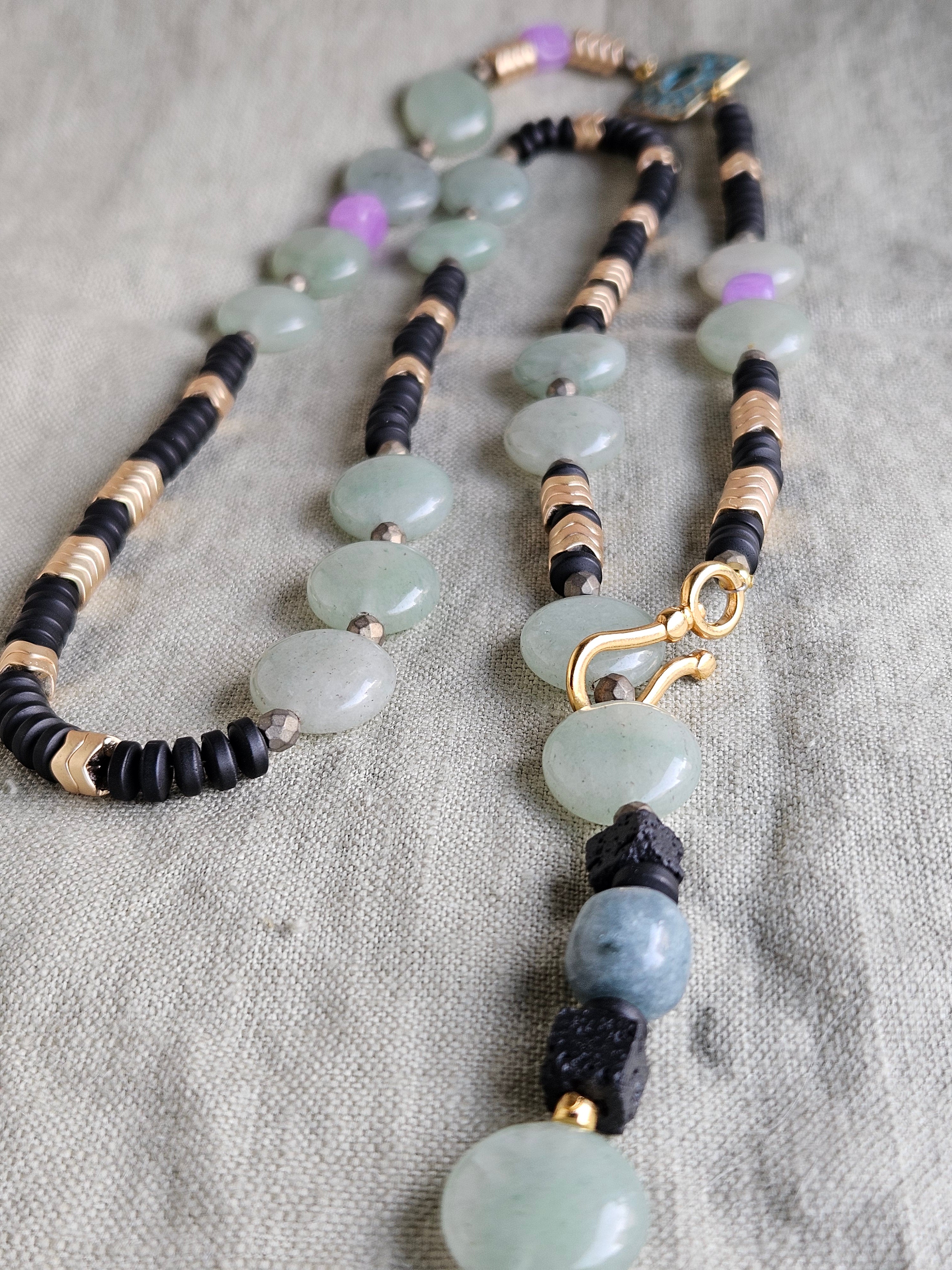 Aventurin, lava stone, jad si hematit