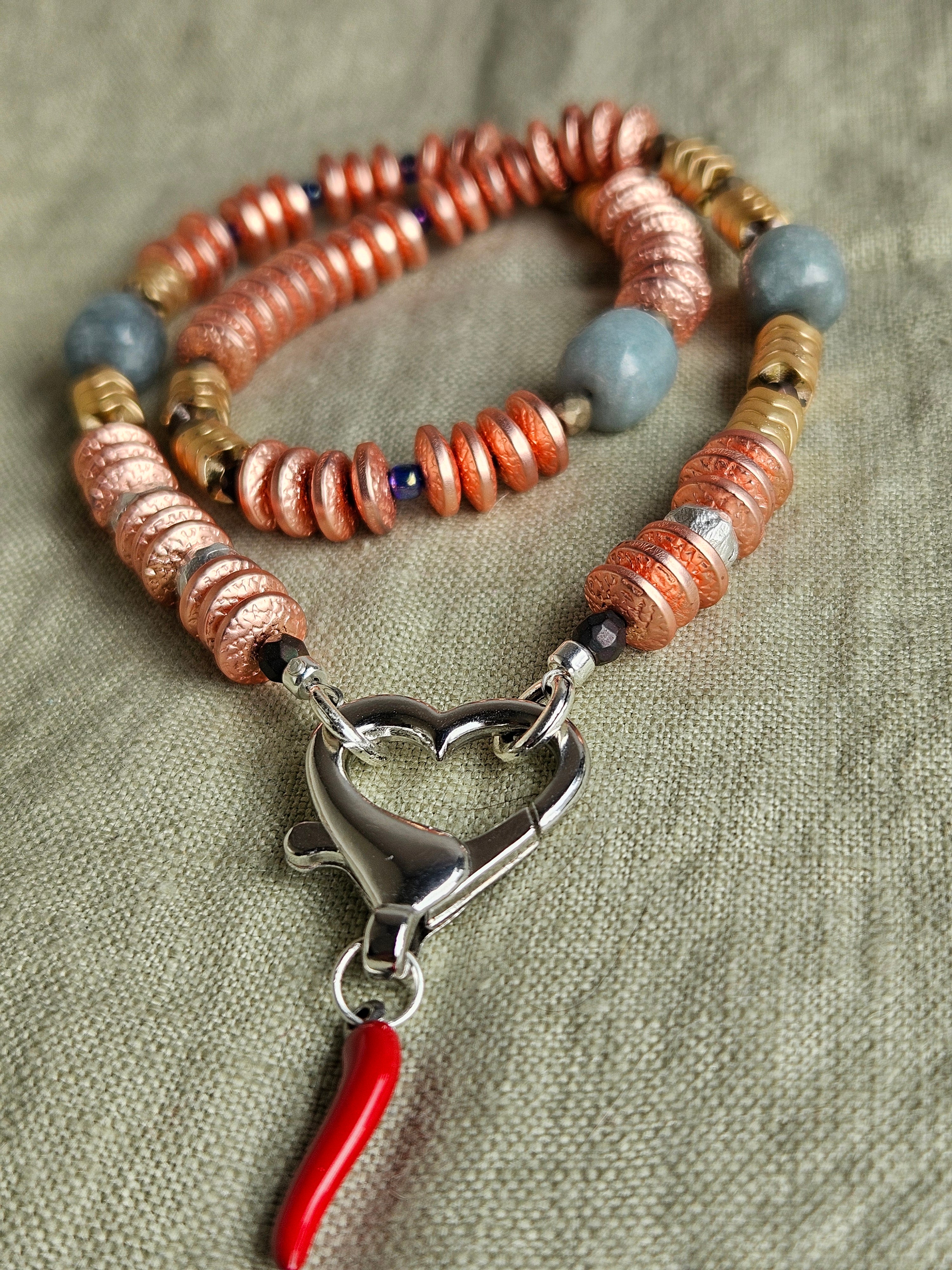 Jad si hematite