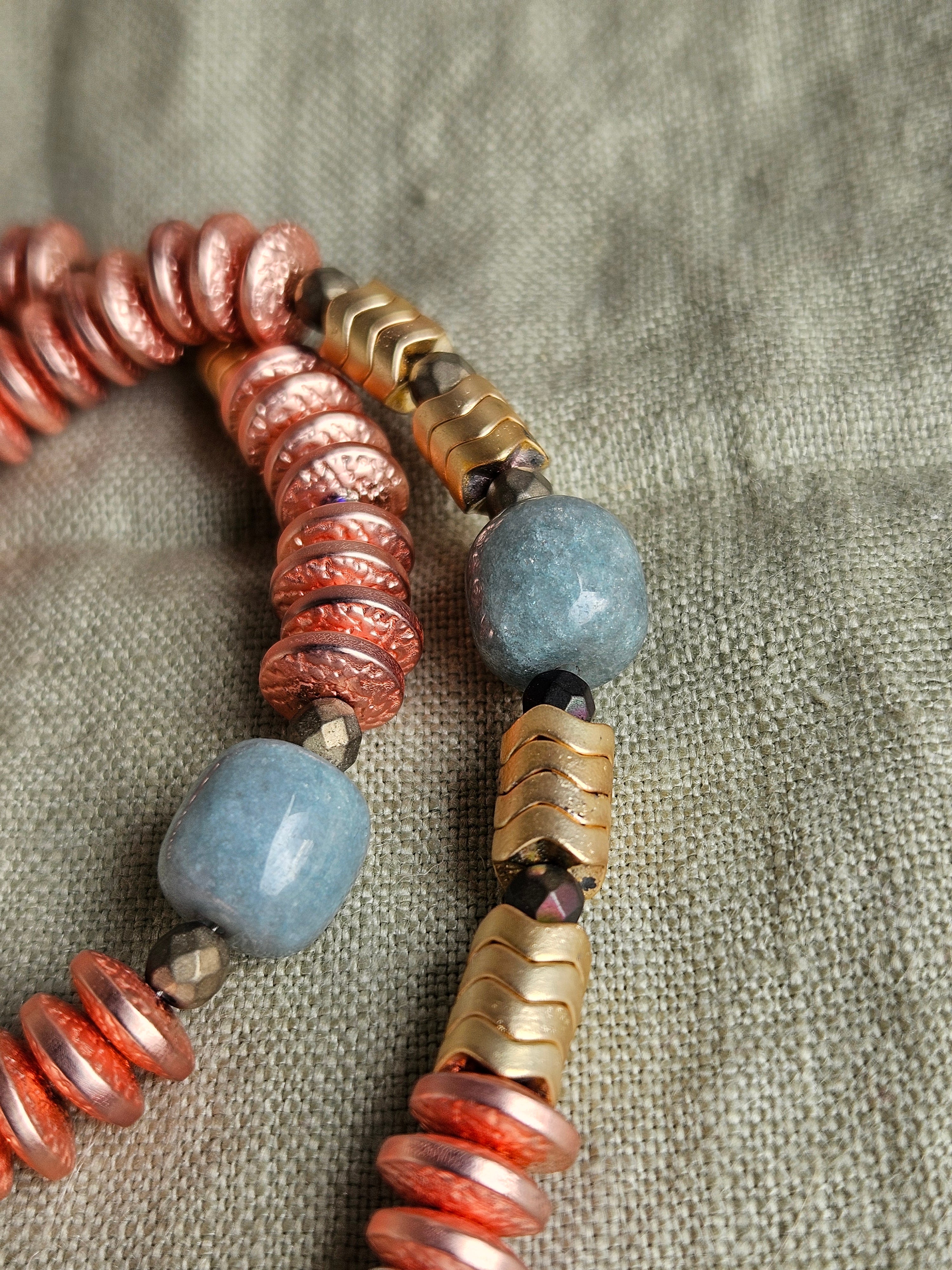 Jad si hematite