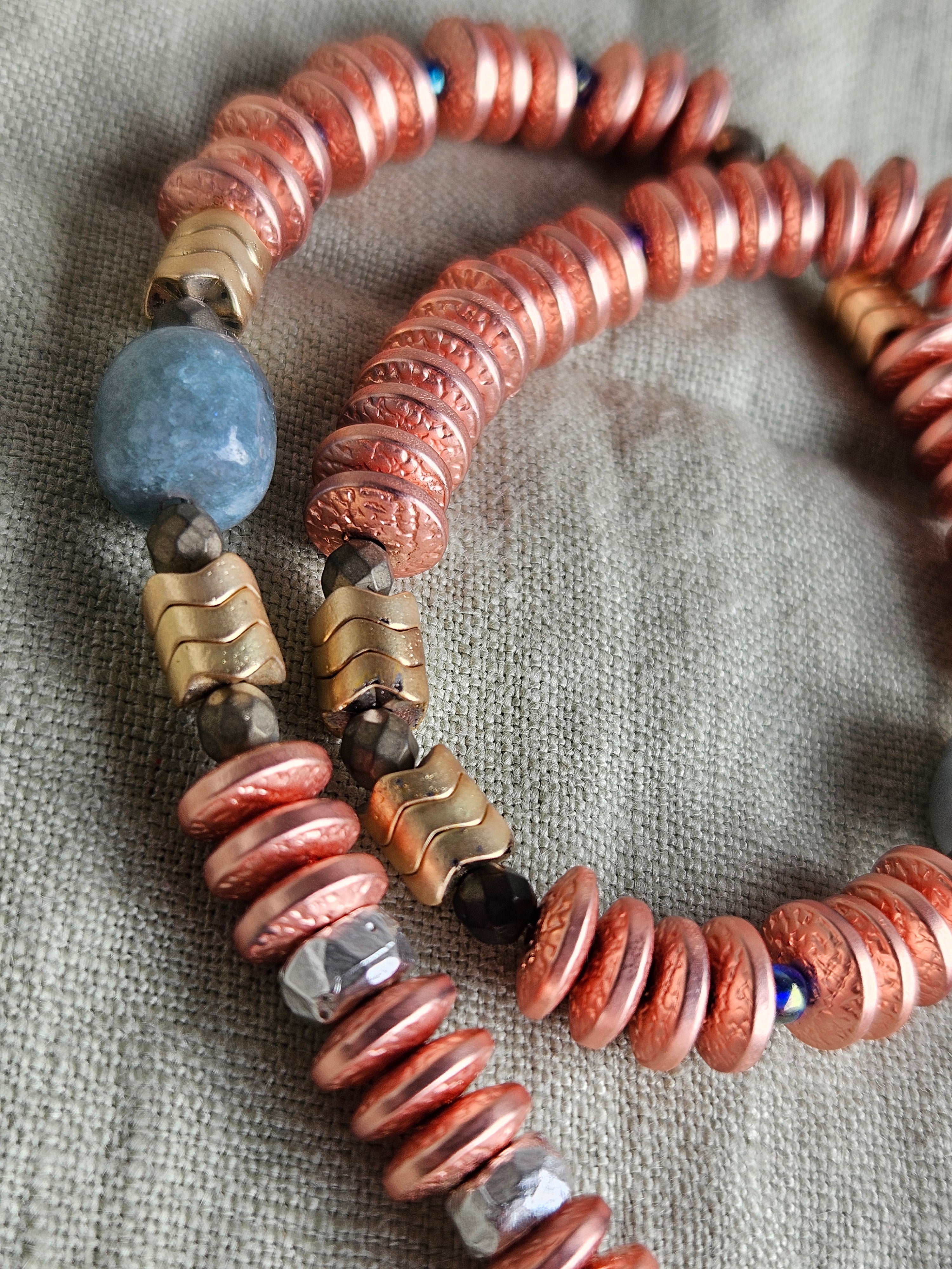 Jad si hematite