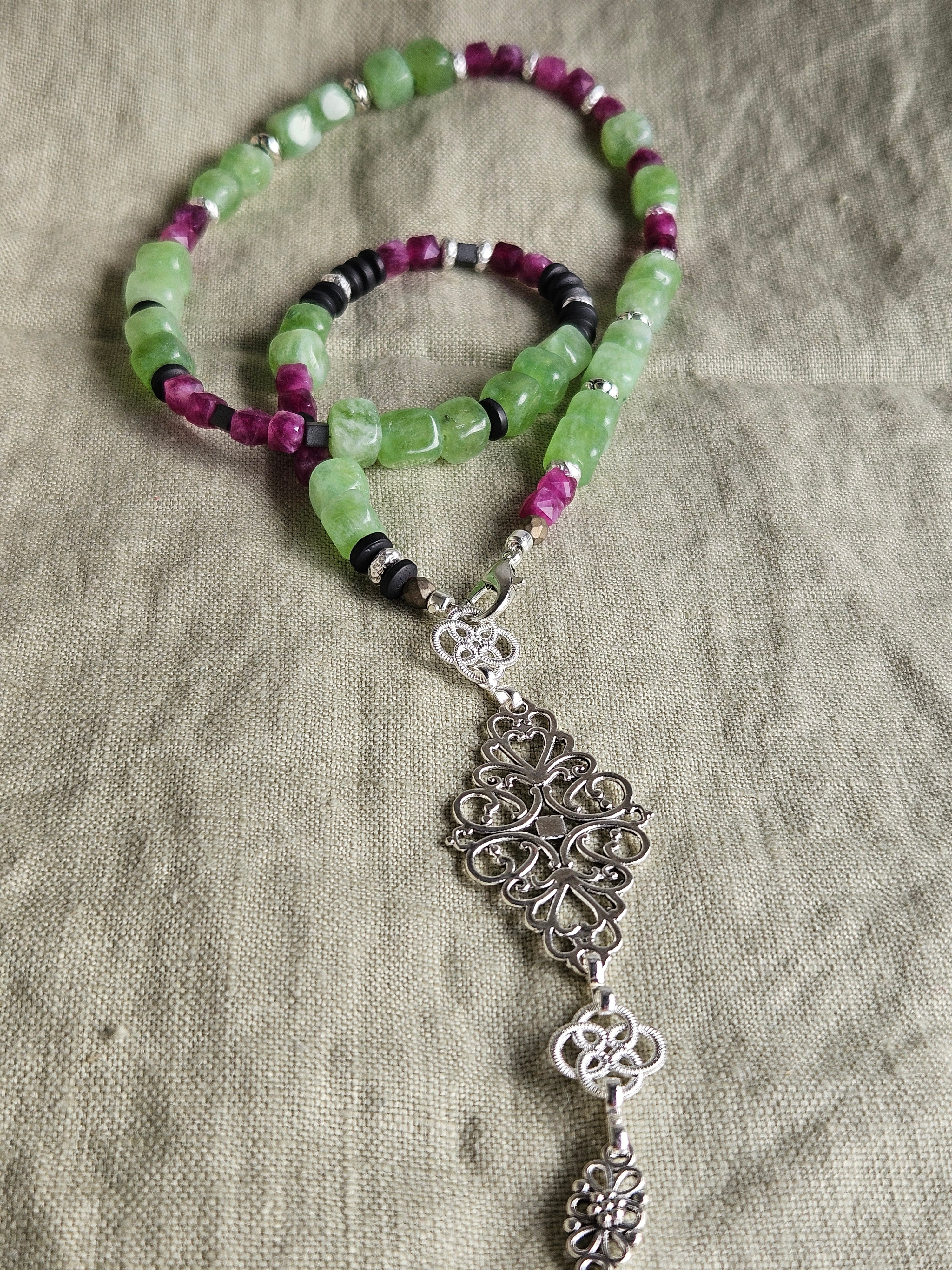 Jad si hematite