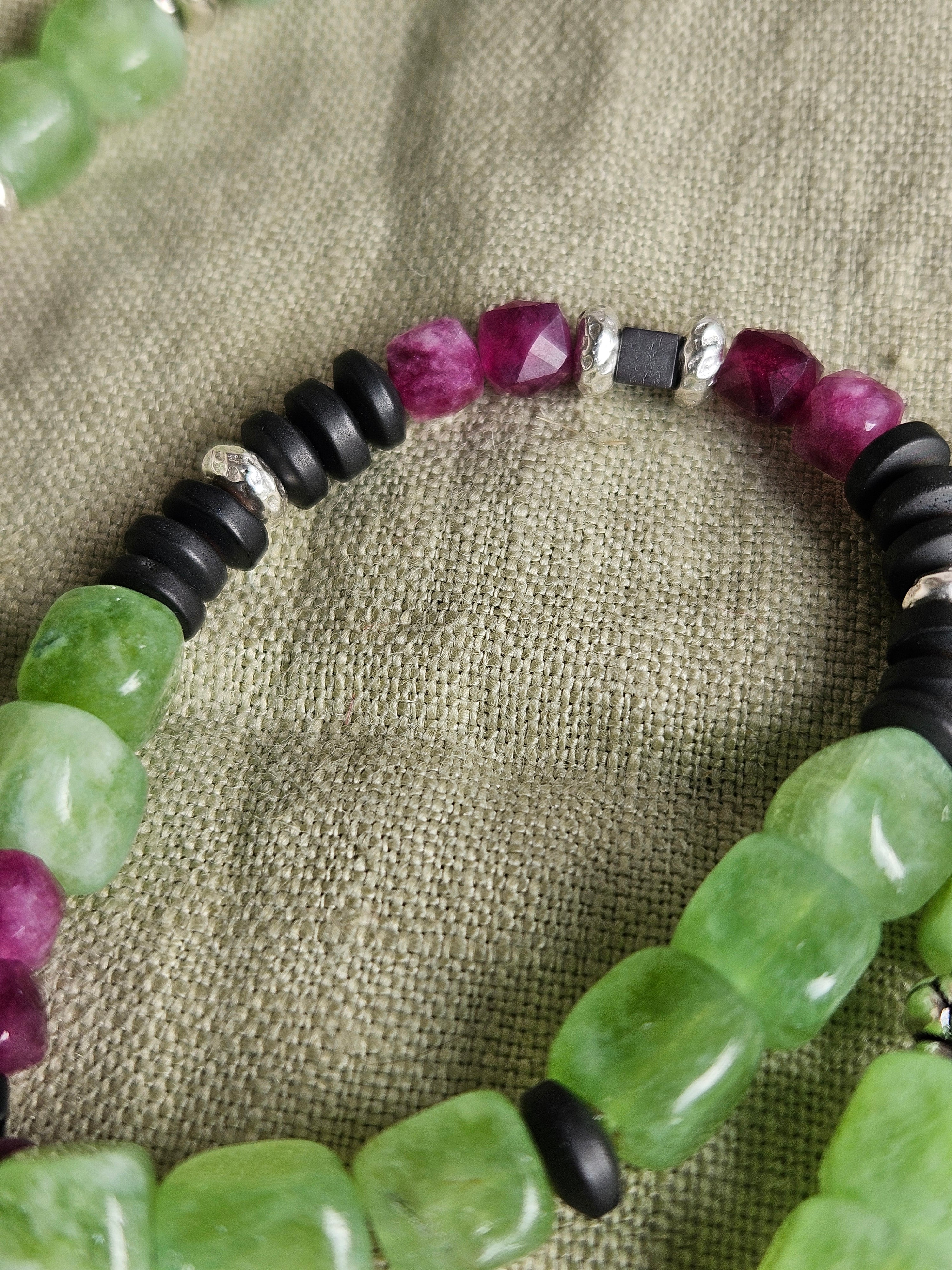 Jad si hematite