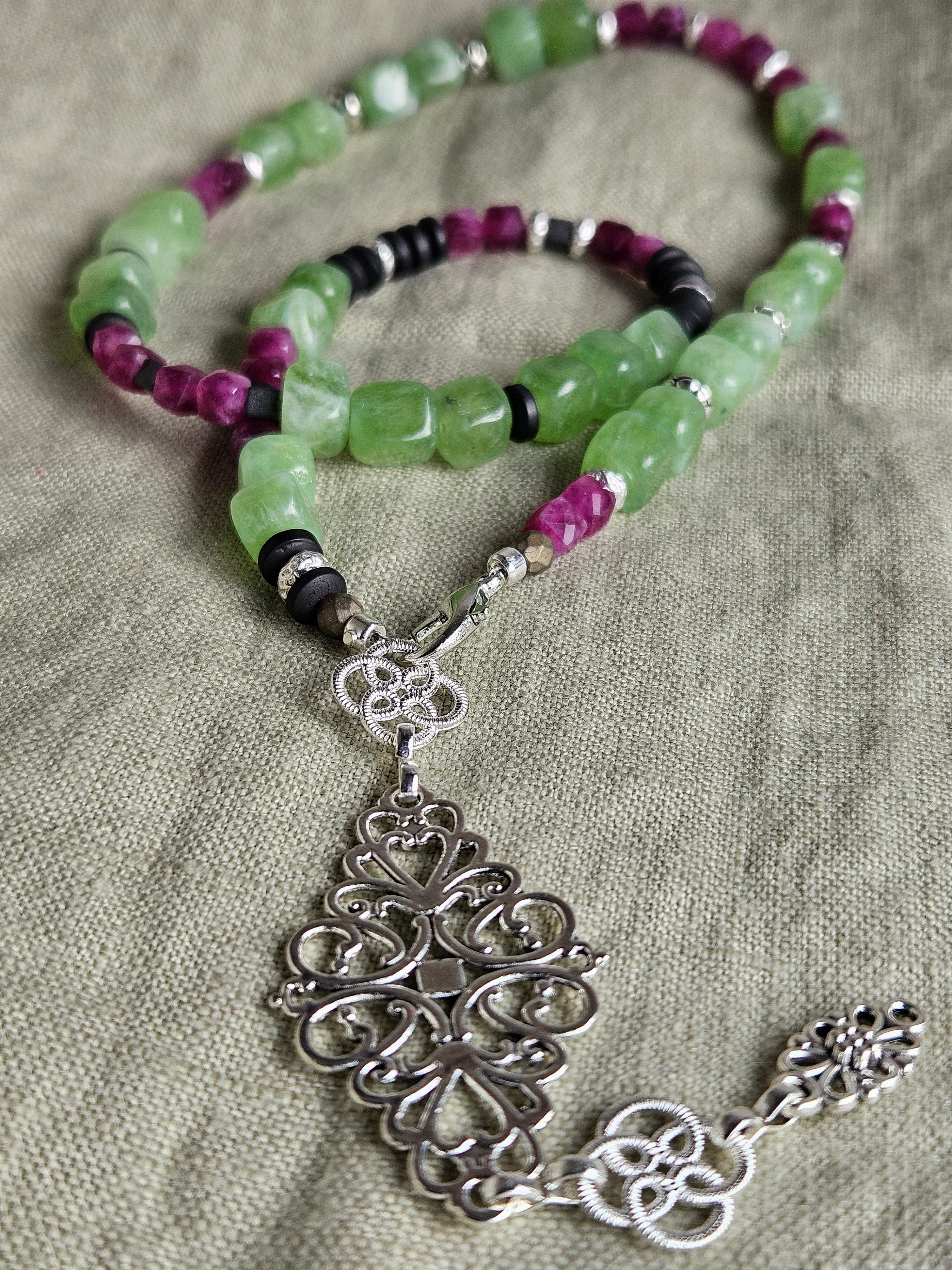 Jad si hematite