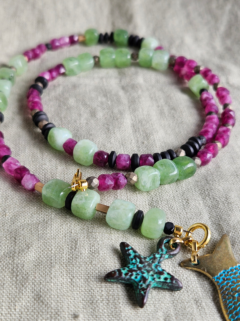 Jad si hematite