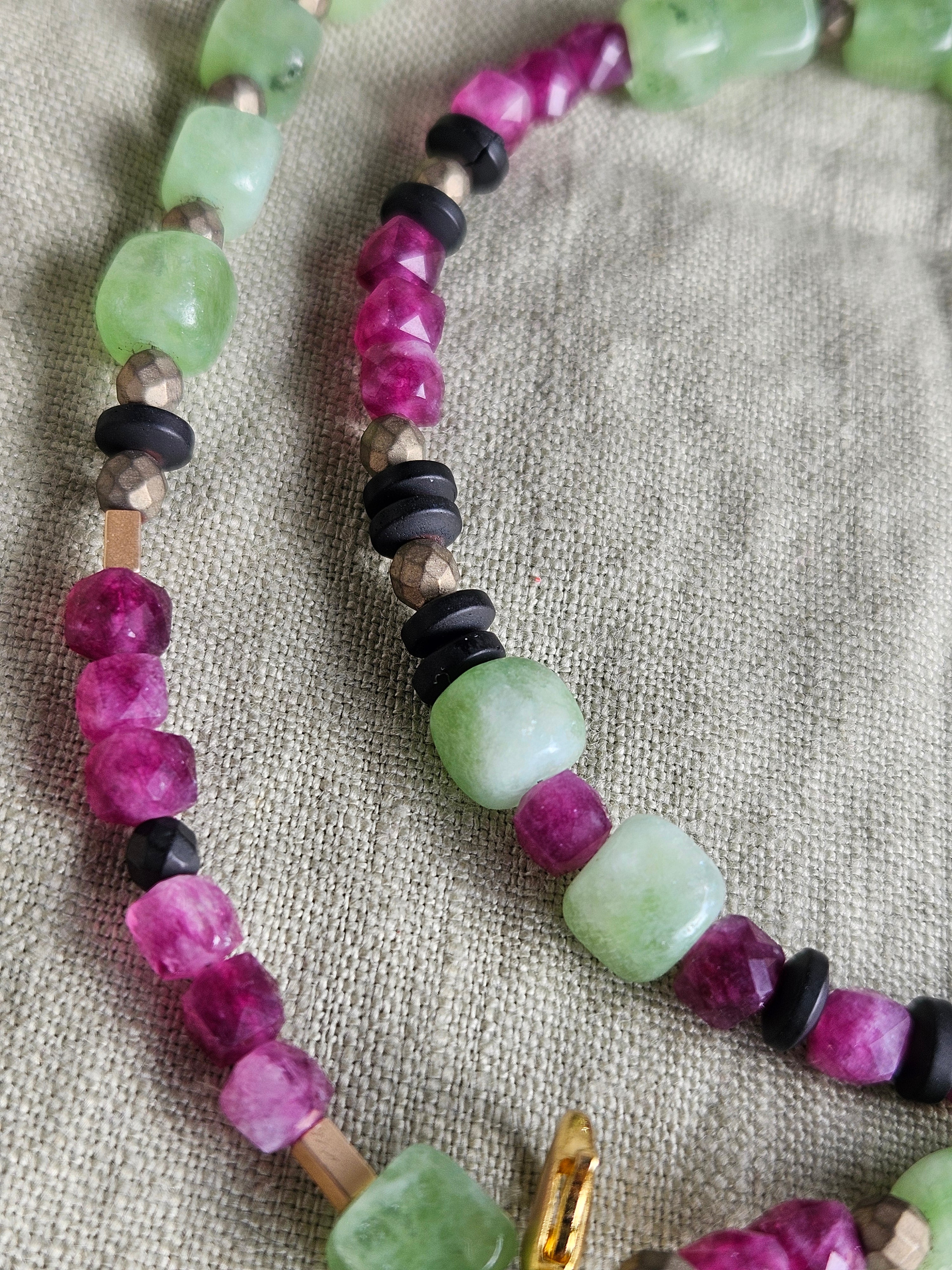 Jad si hematite