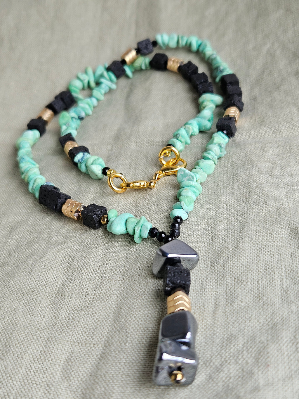 Terahetz, variscit, hematit si lava stone