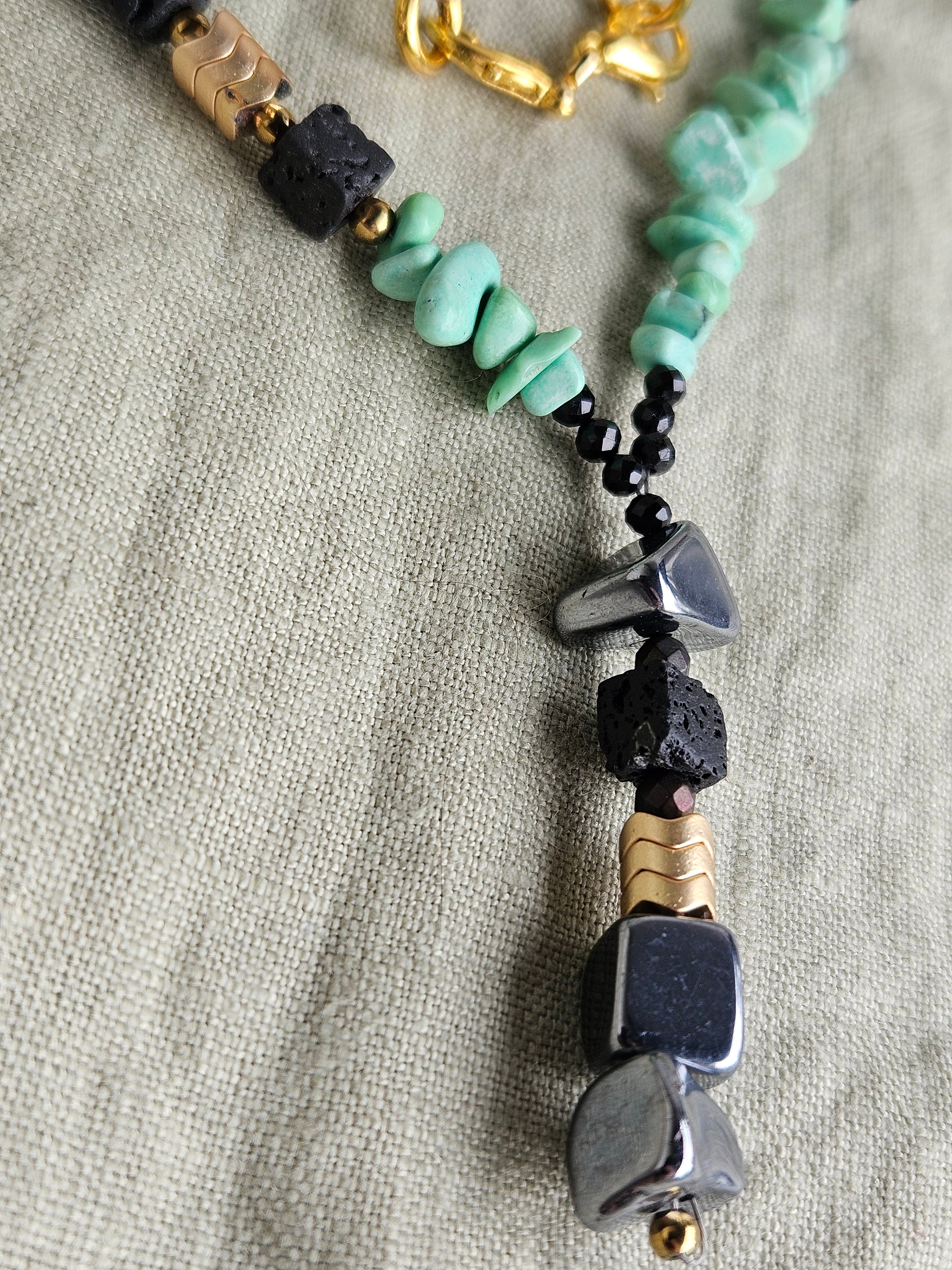 Terahetz, variscit, hematit si lava stone