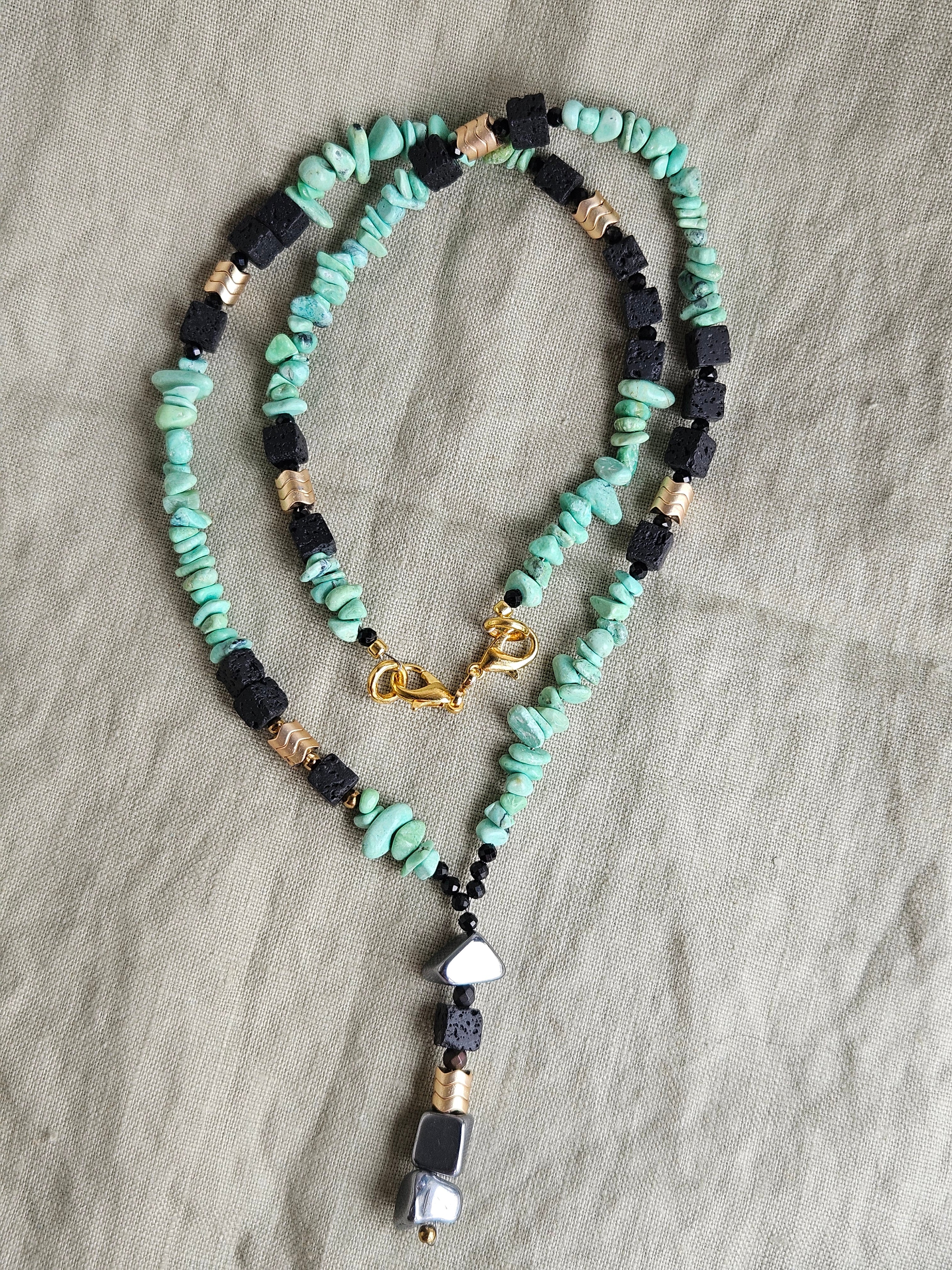 Terahetz, variscit, hematit si lava stone