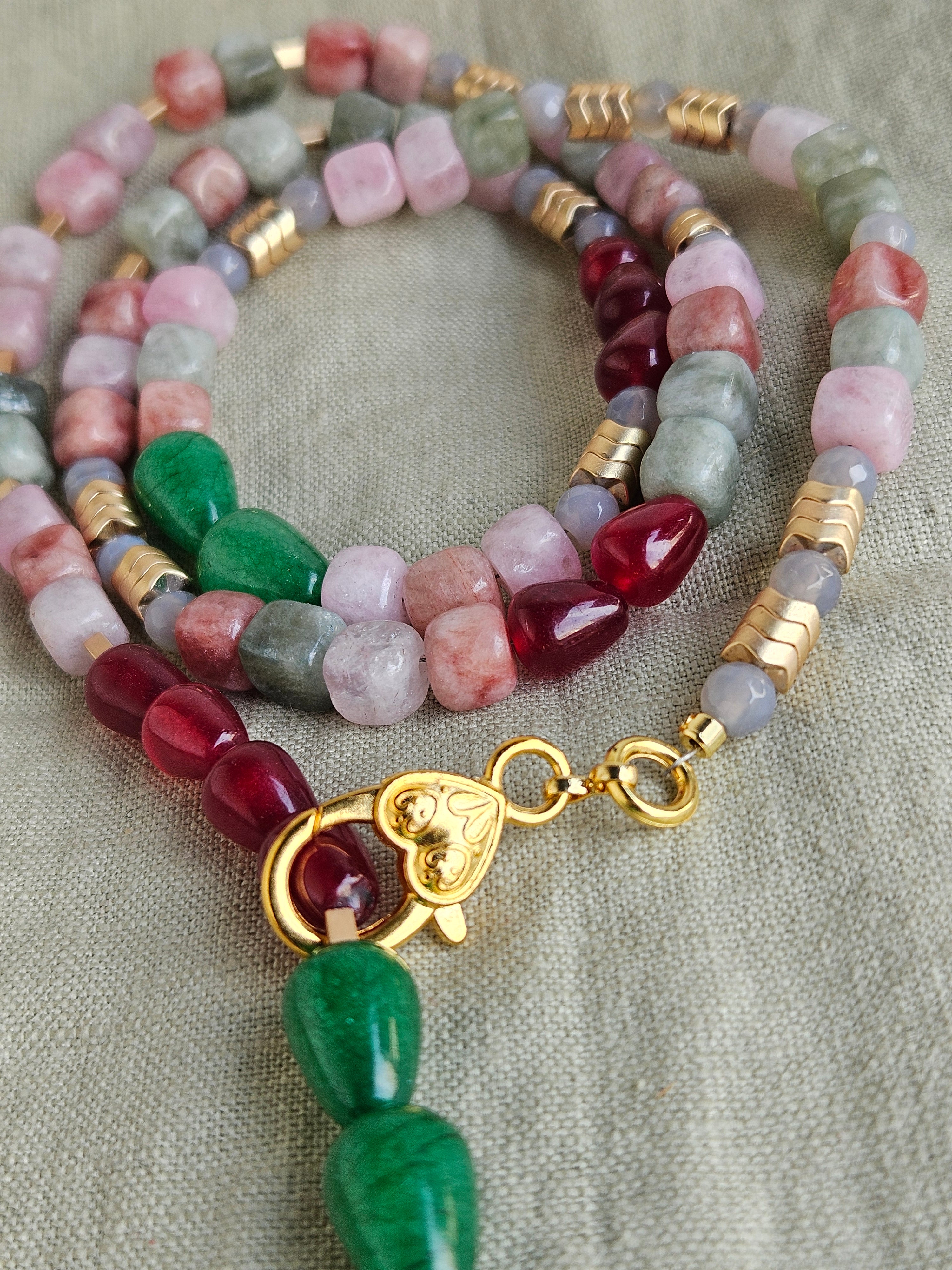 Agate, jad si hematit