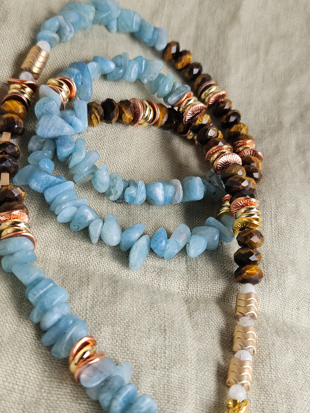 Acvamarin, ochi de tigru si hematite