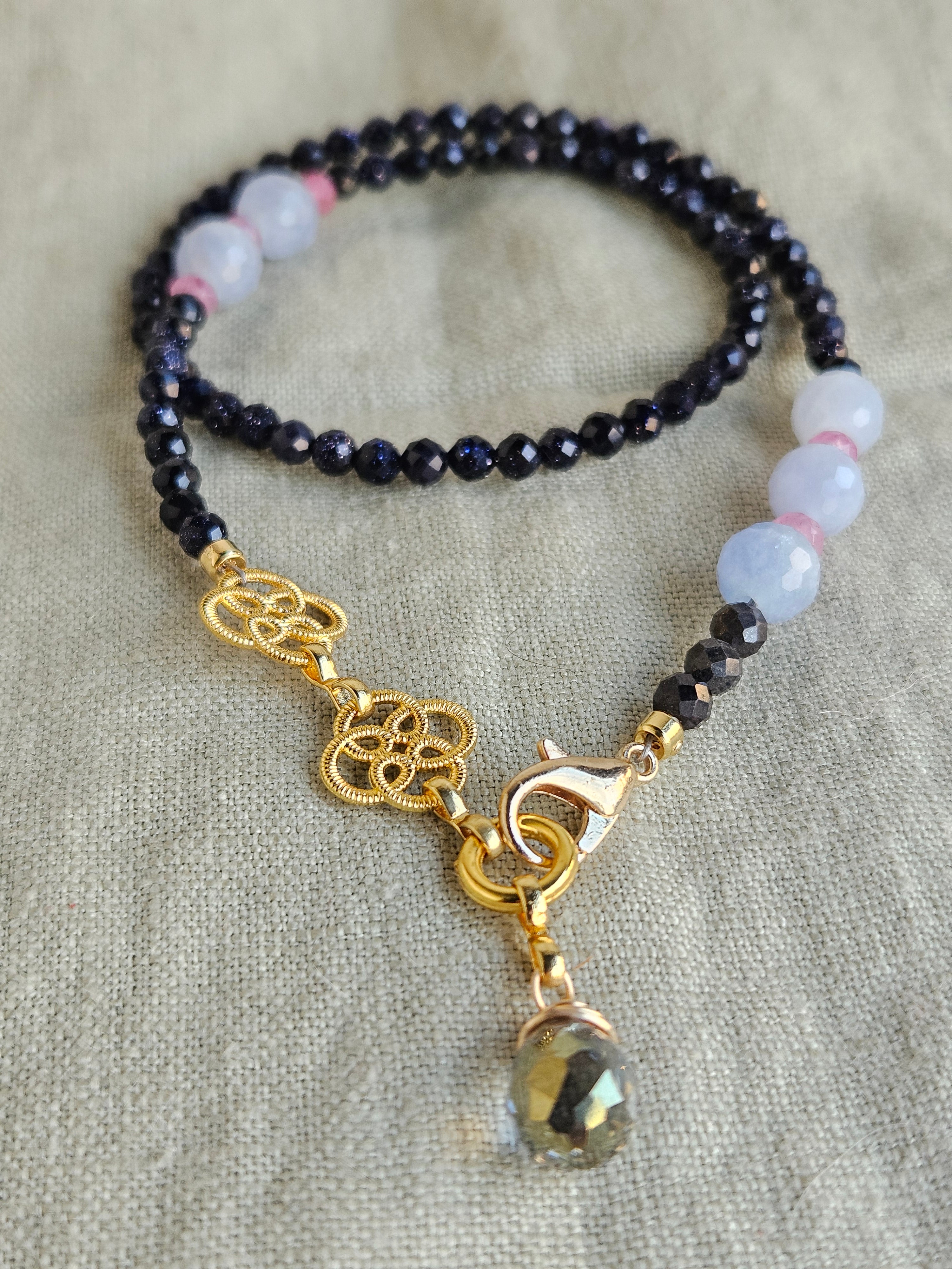 Goldstone, acvamarin si agat