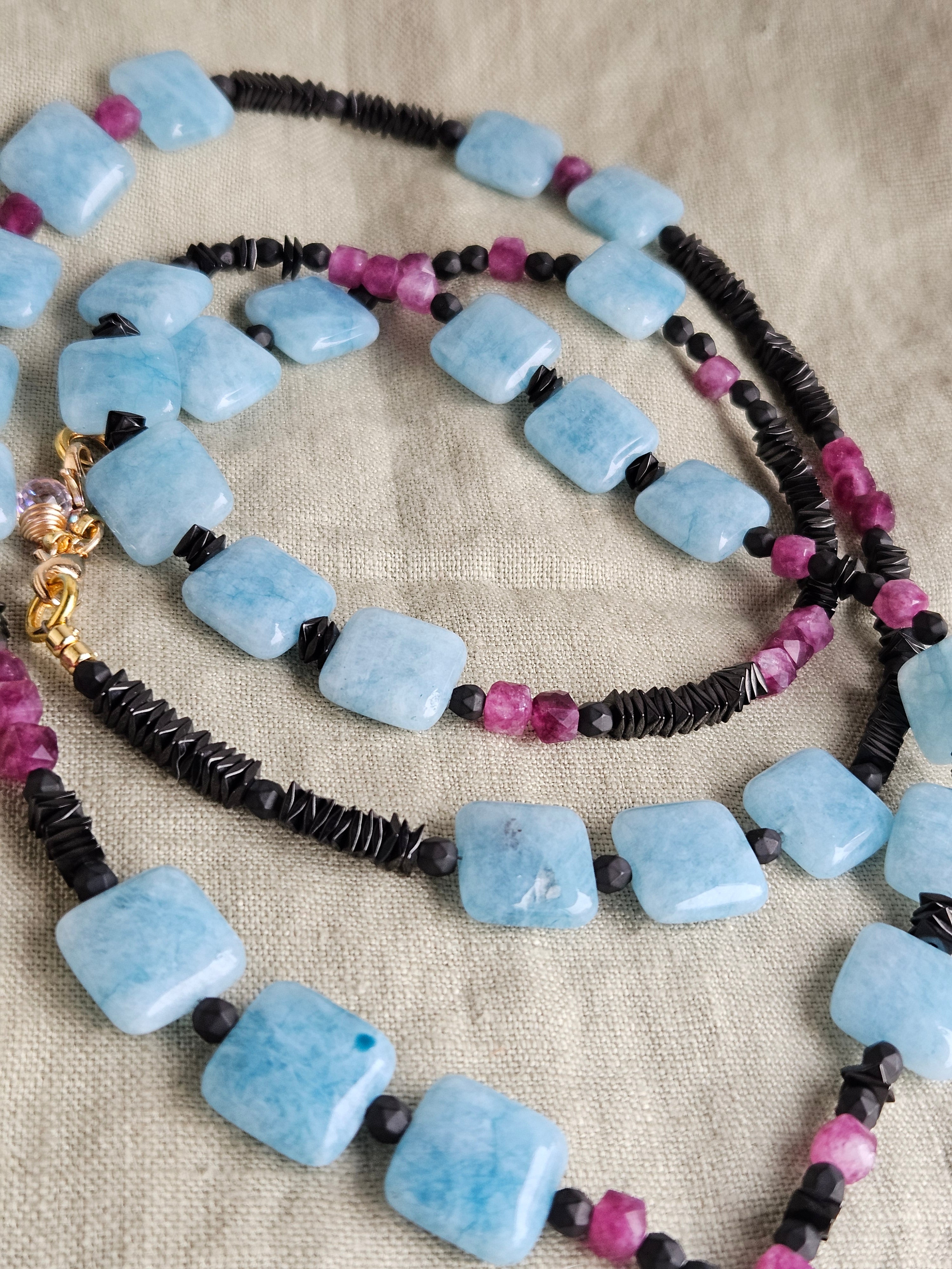 Angelit si hematite